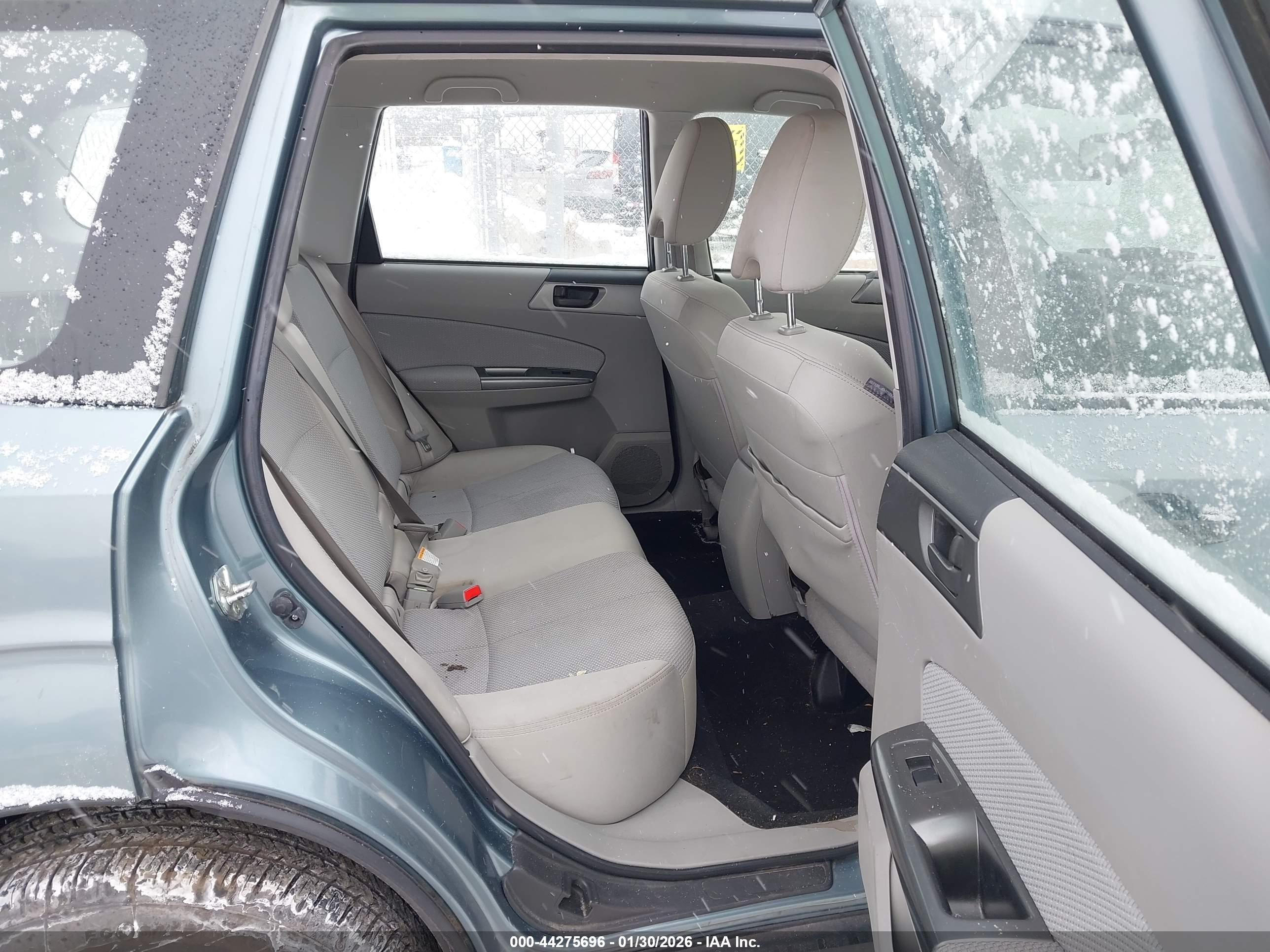SUBARU FORESTER image 8