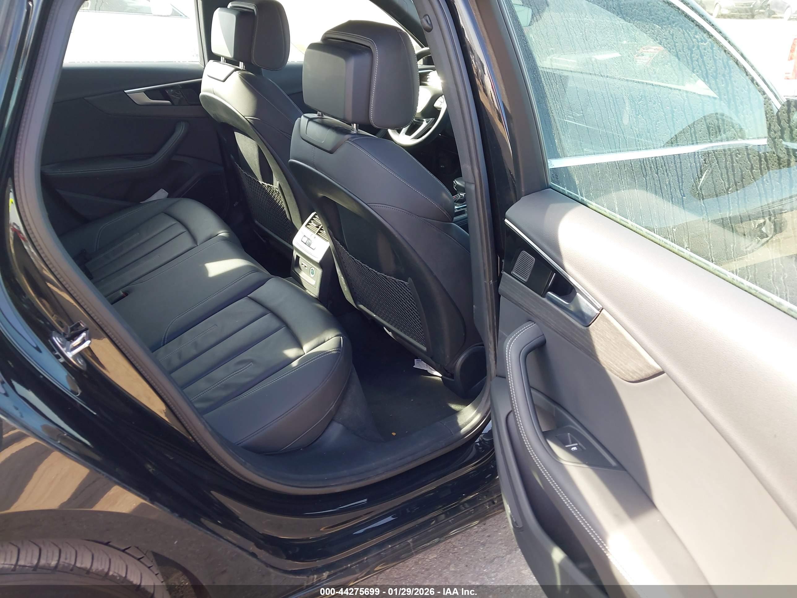 AUDI A4 image 8