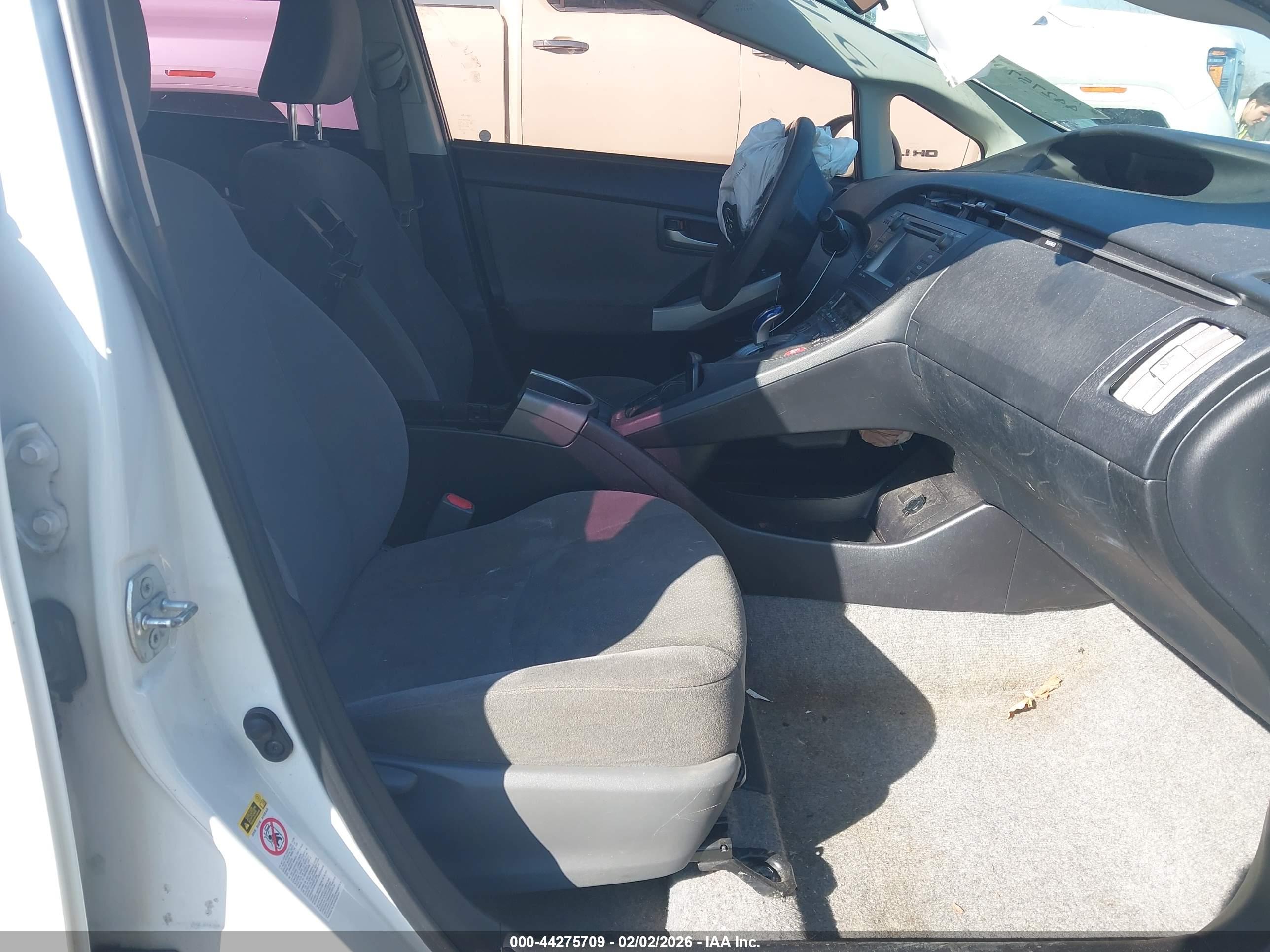 TOYOTA PRIUS image 5