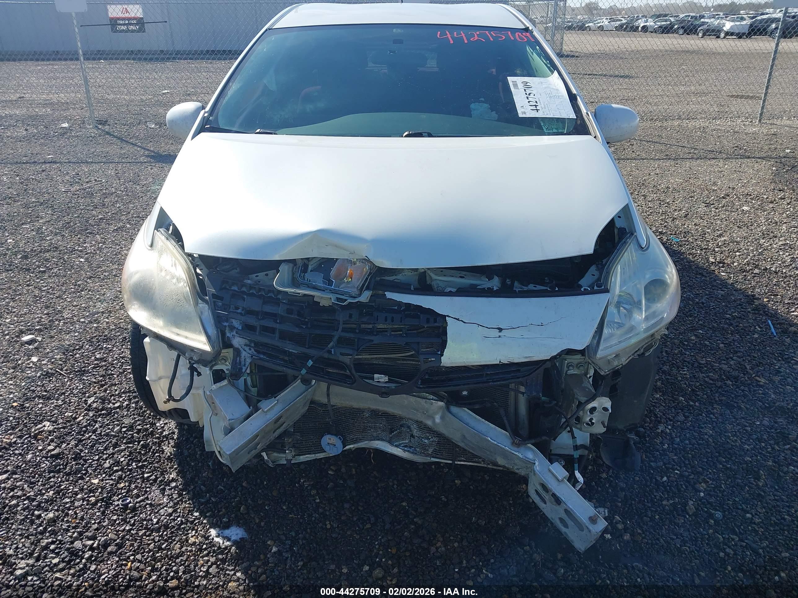 TOYOTA PRIUS image 6