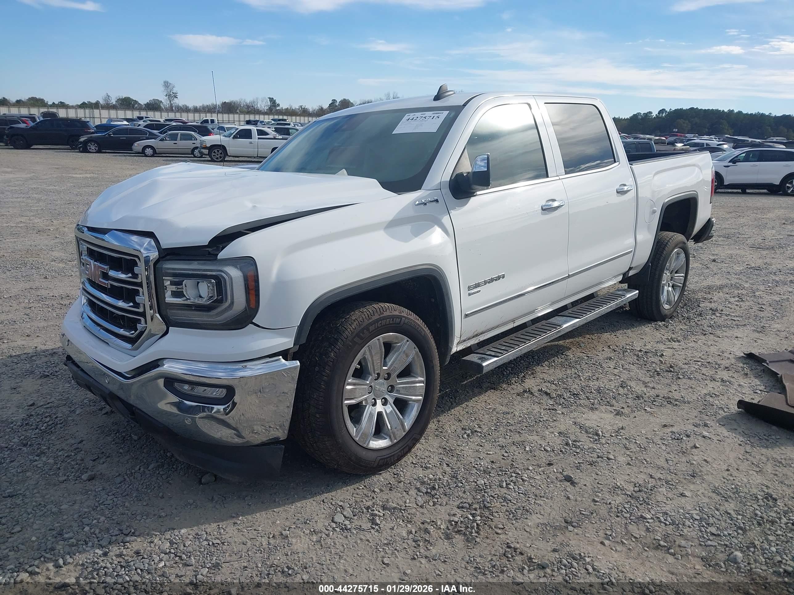 GMC SIERRA image 2