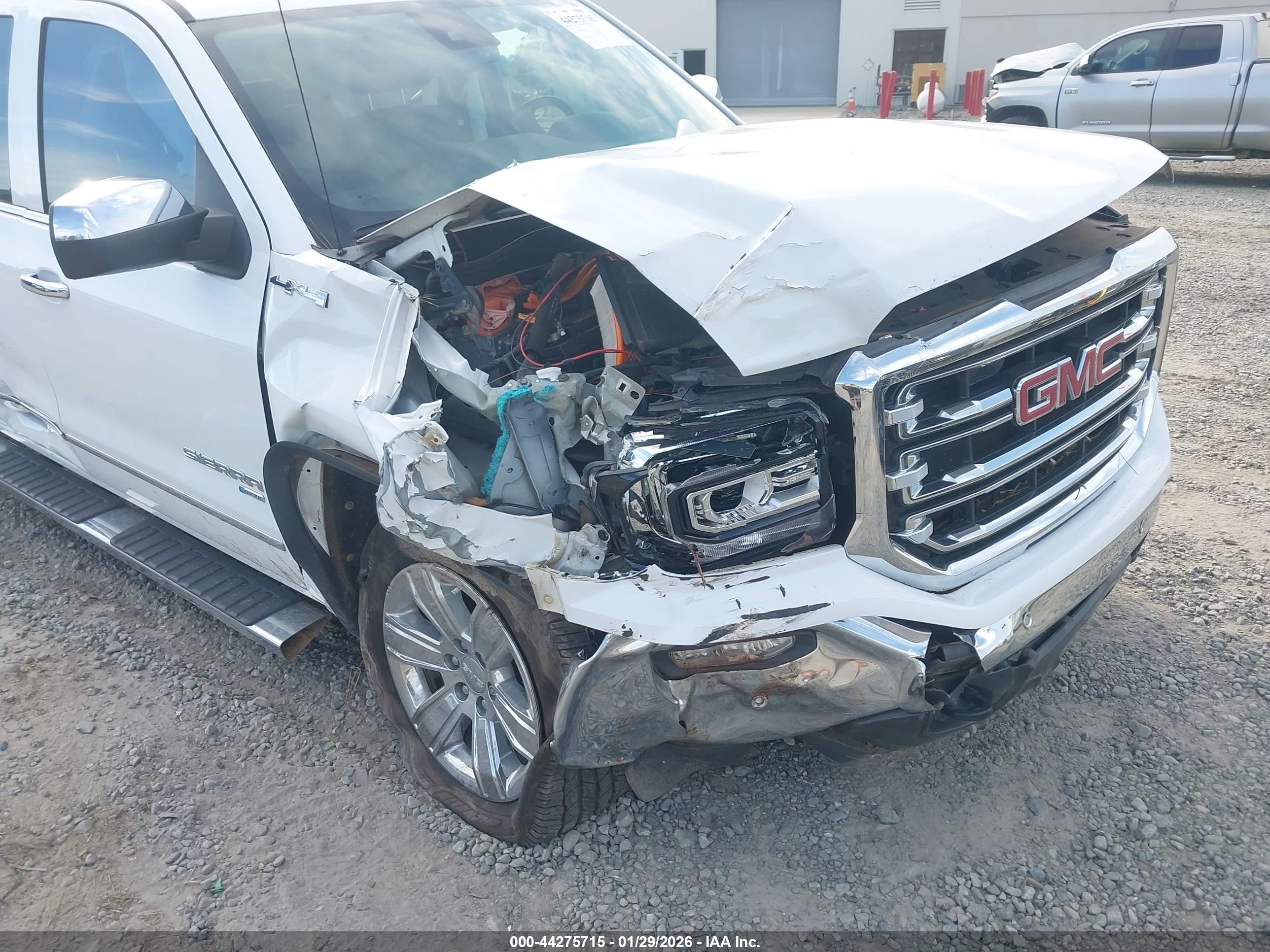 GMC SIERRA image 6