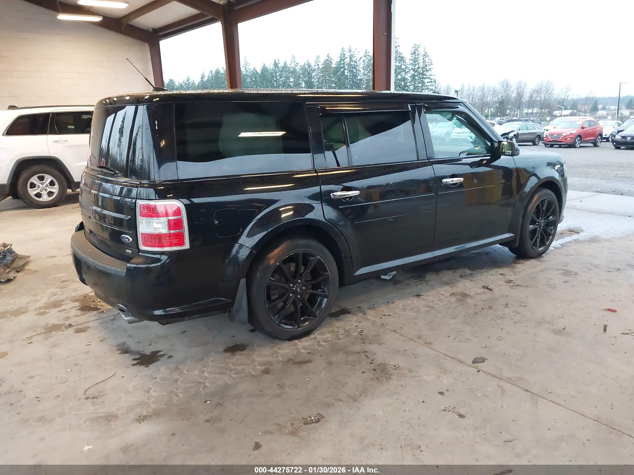 FORD FLEX image 4