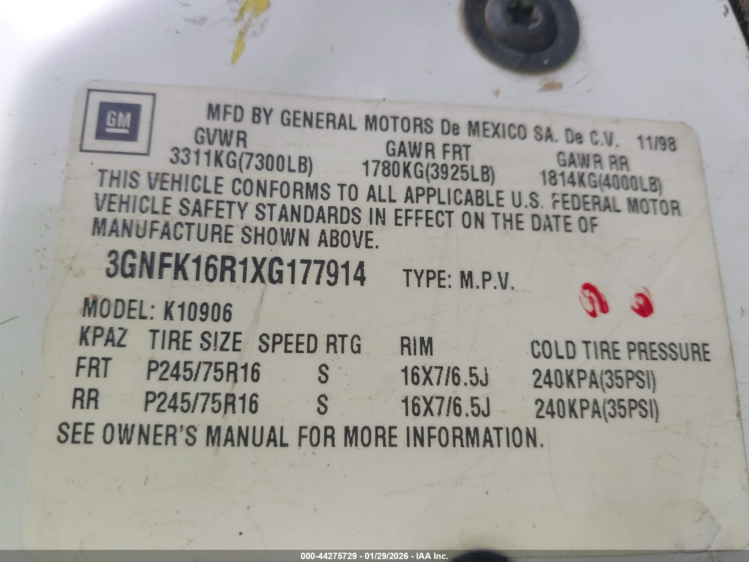 CHEVROLET SUBURBAN image 9