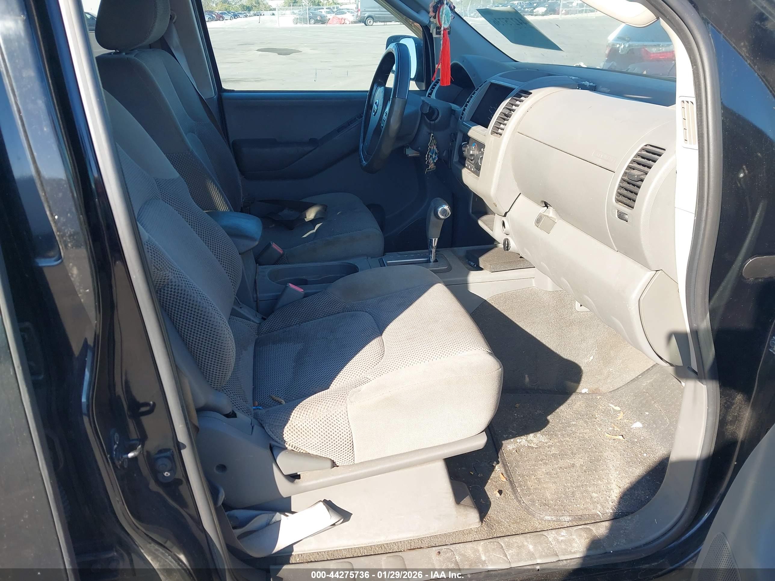 NISSAN FRONTIER image 5