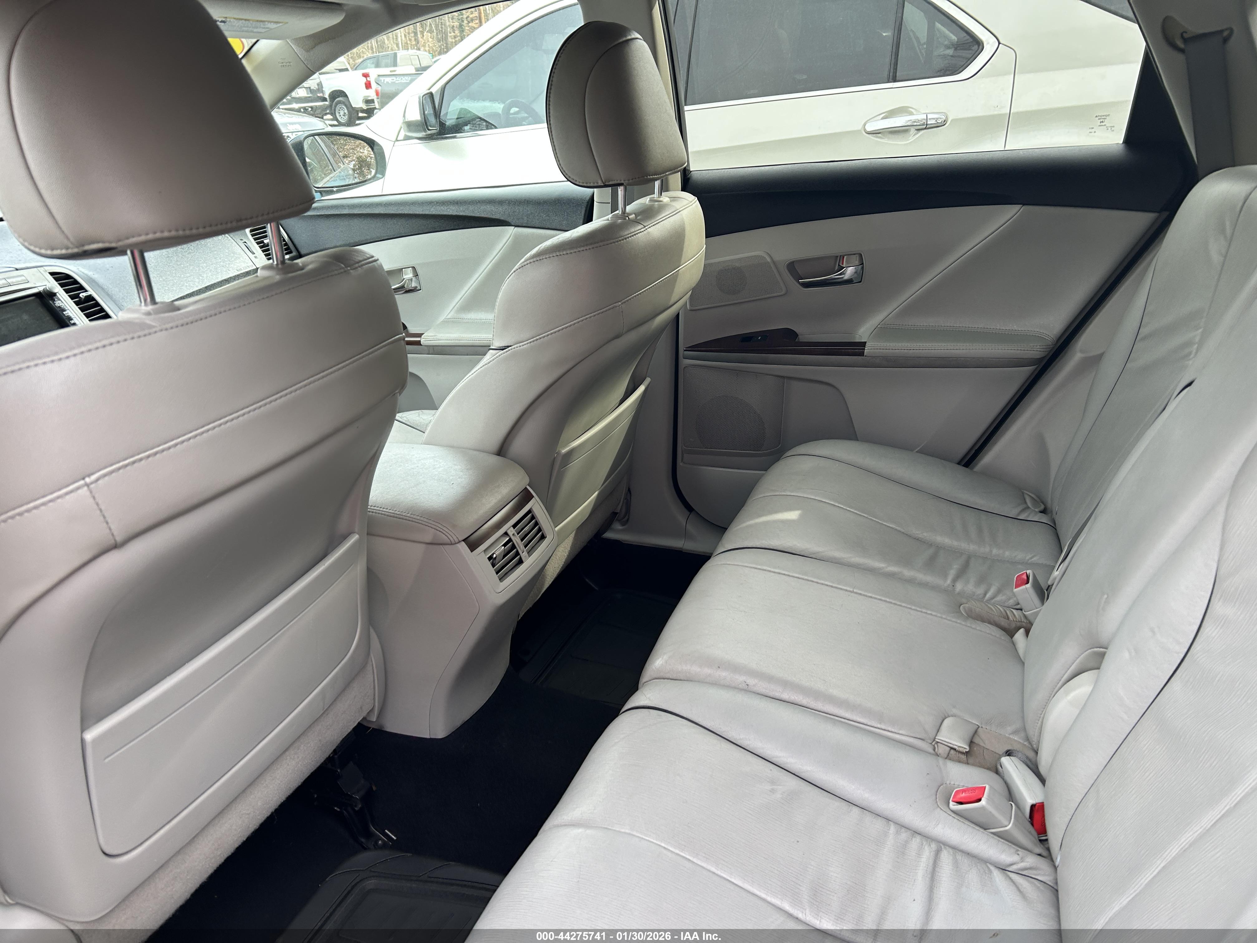 TOYOTA VENZA image 8