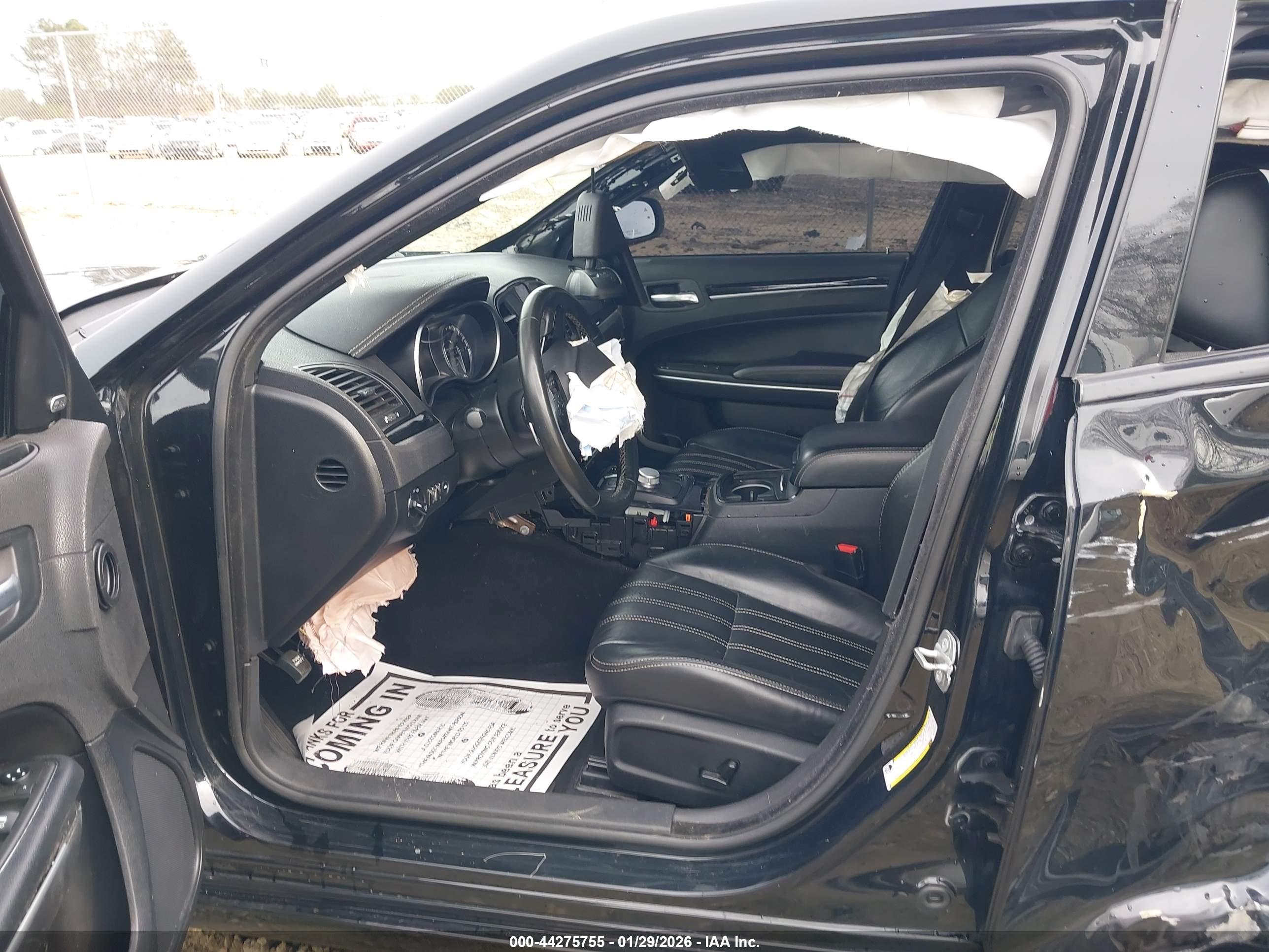 CHRYSLER 300 image 5