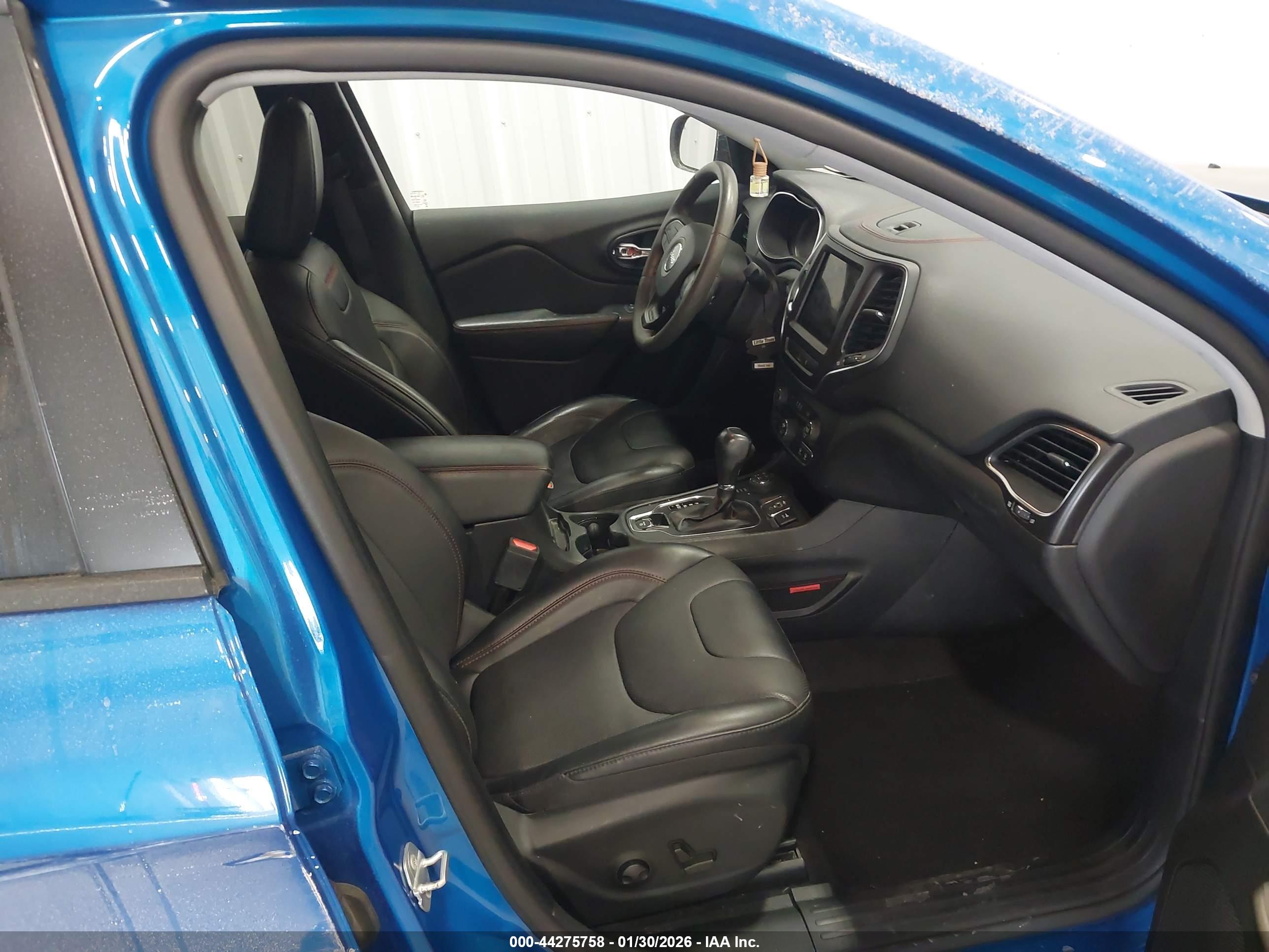 JEEP CHEROKEE image 5