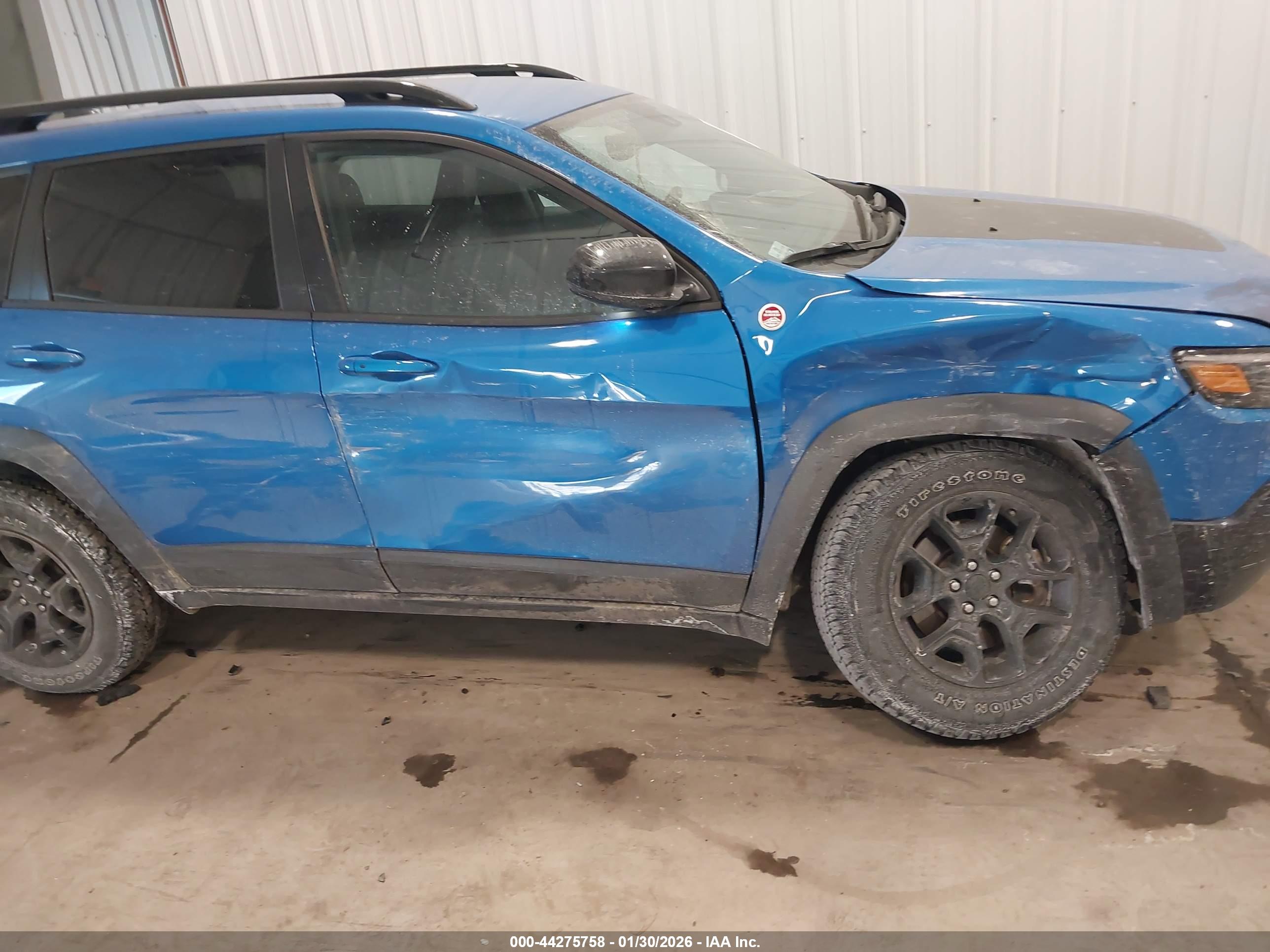 JEEP CHEROKEE image 6