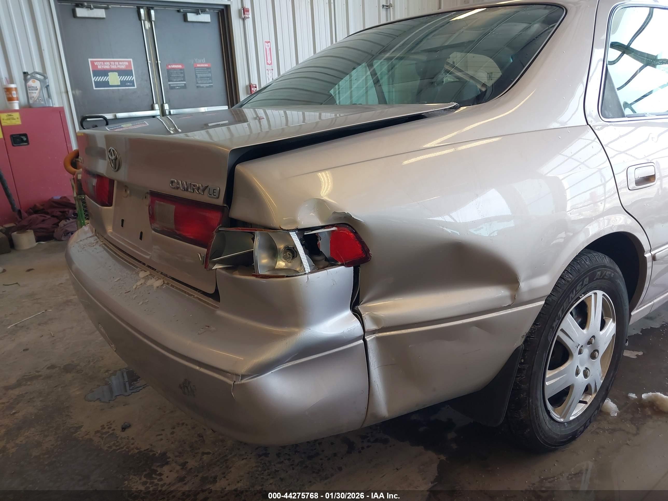 TOYOTA CAMRY image 6