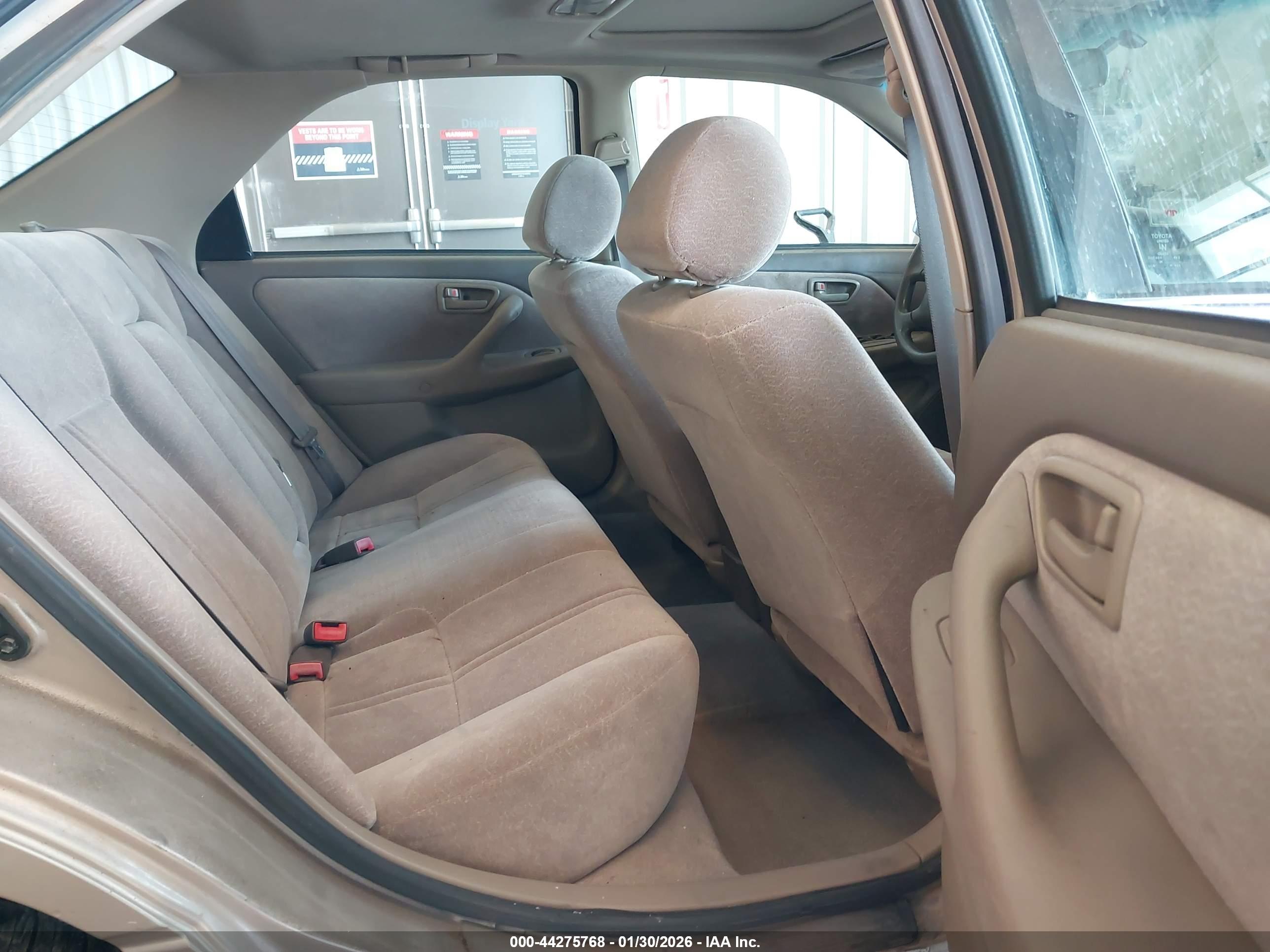 TOYOTA CAMRY image 8