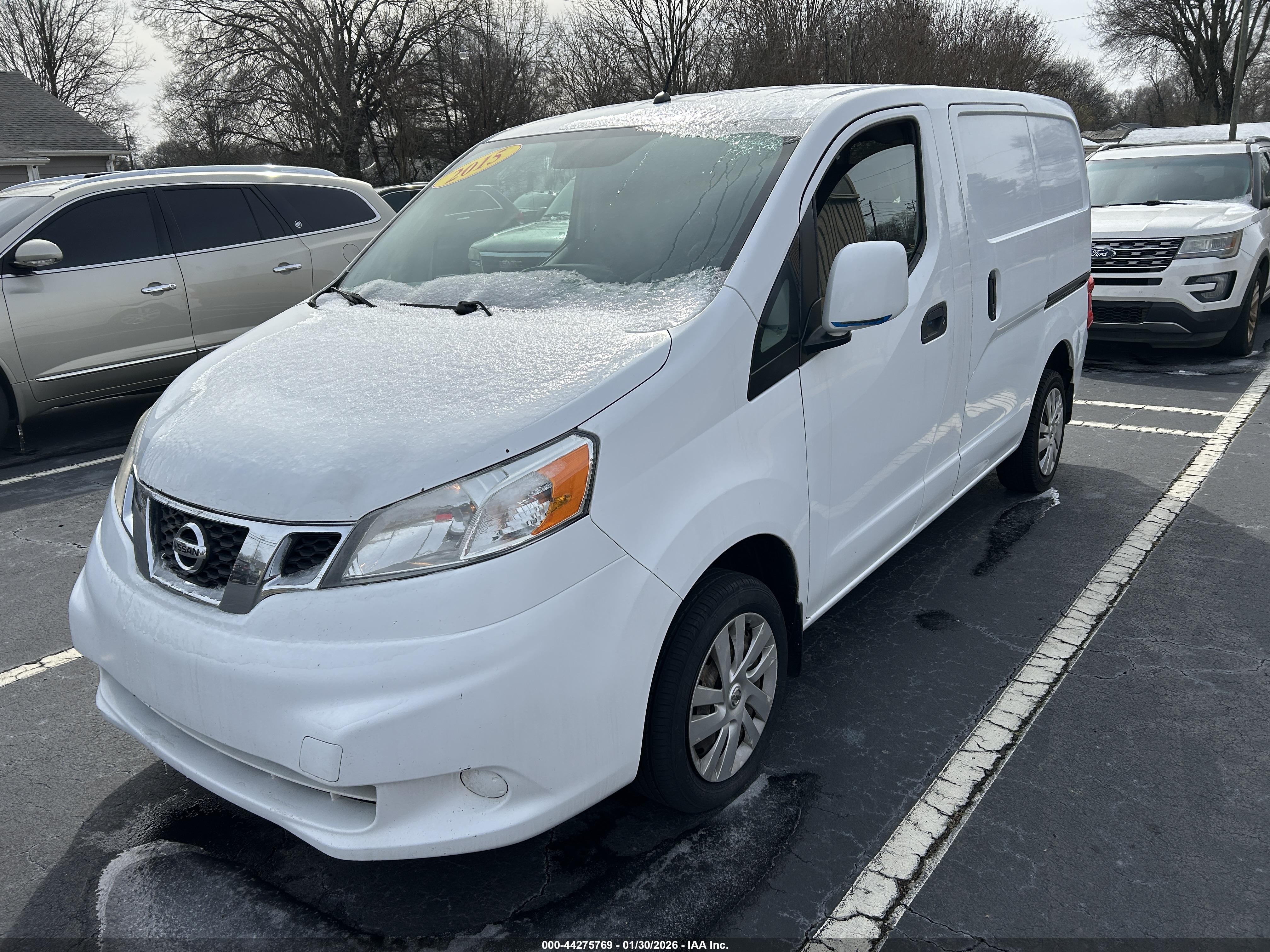 NISSAN NV200 image 2