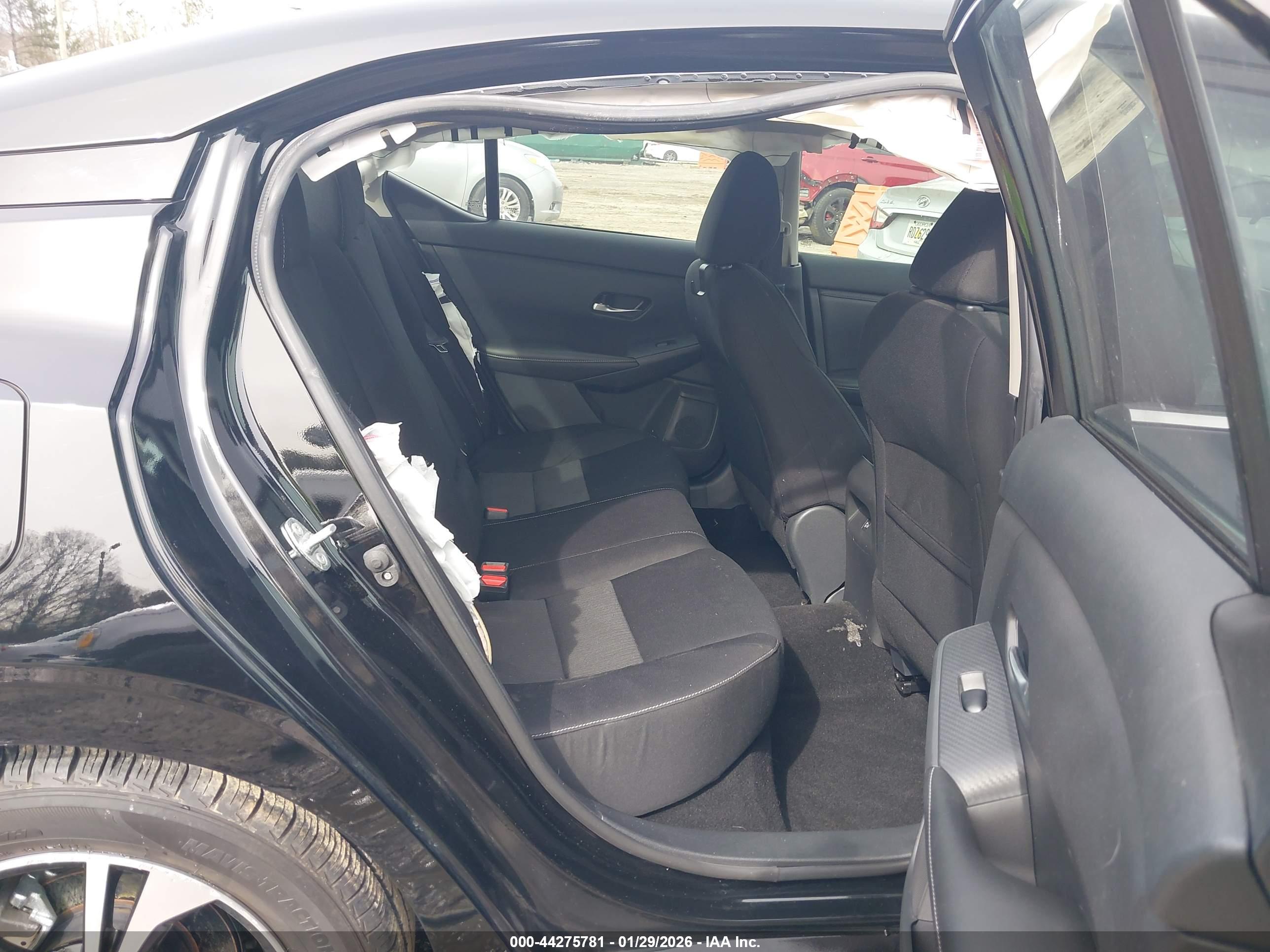 NISSAN SENTRA image 8