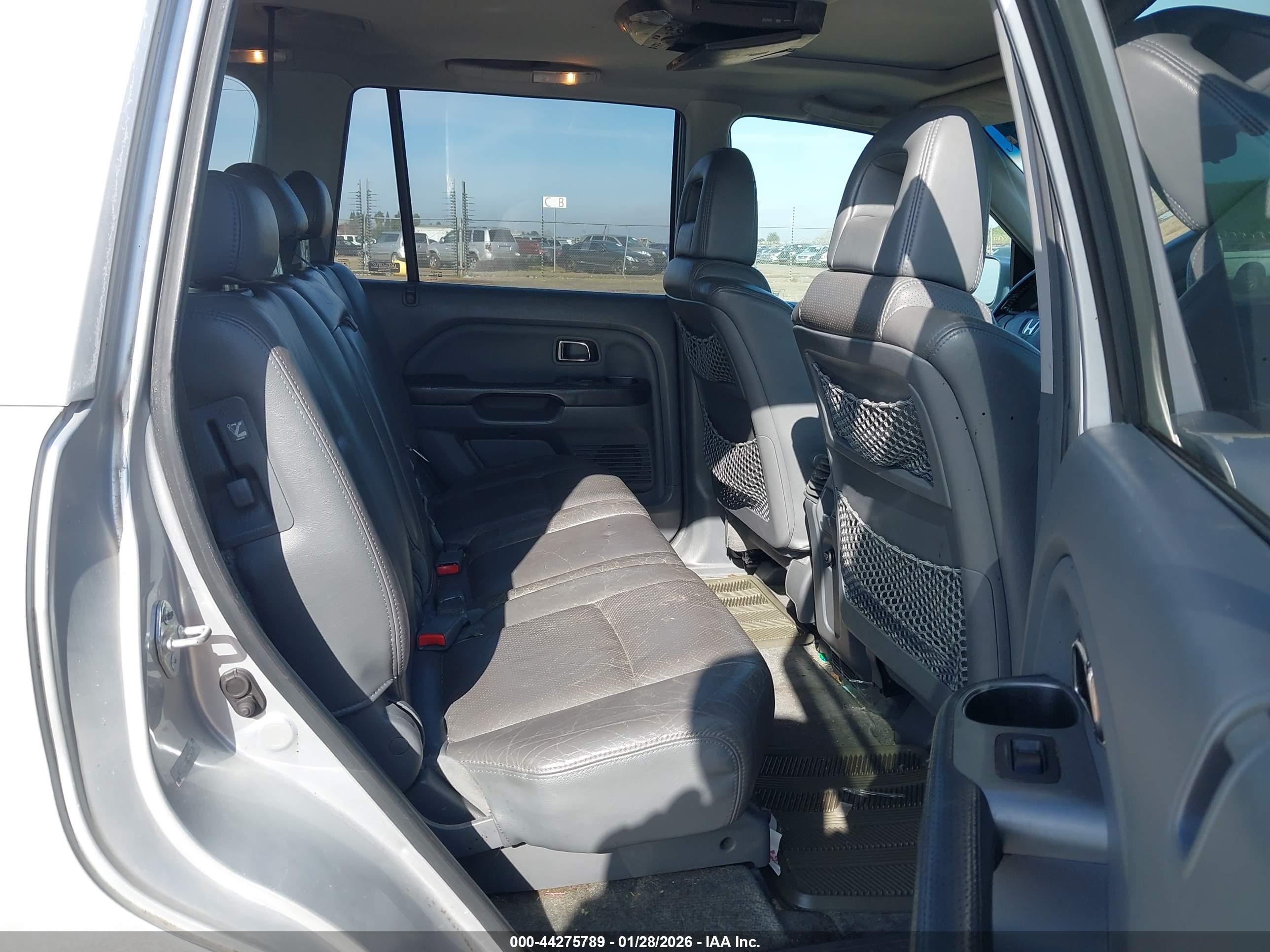 HONDA PILOT image 8