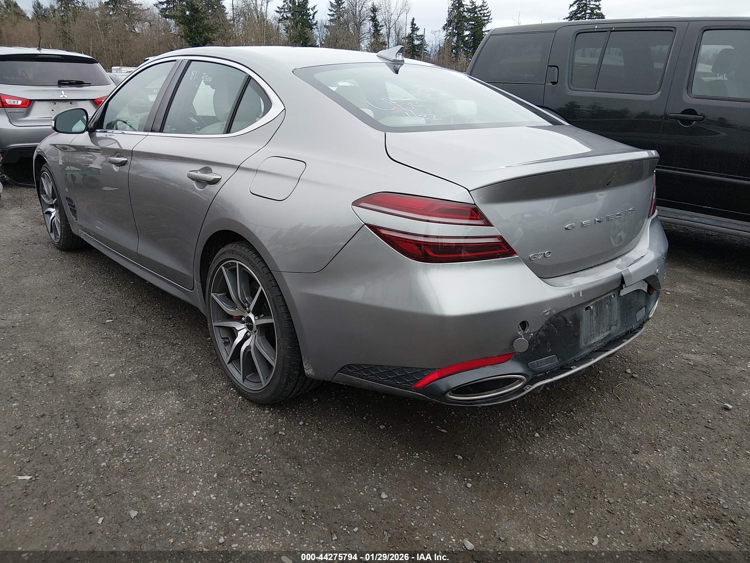 GENESIS G70 image 3