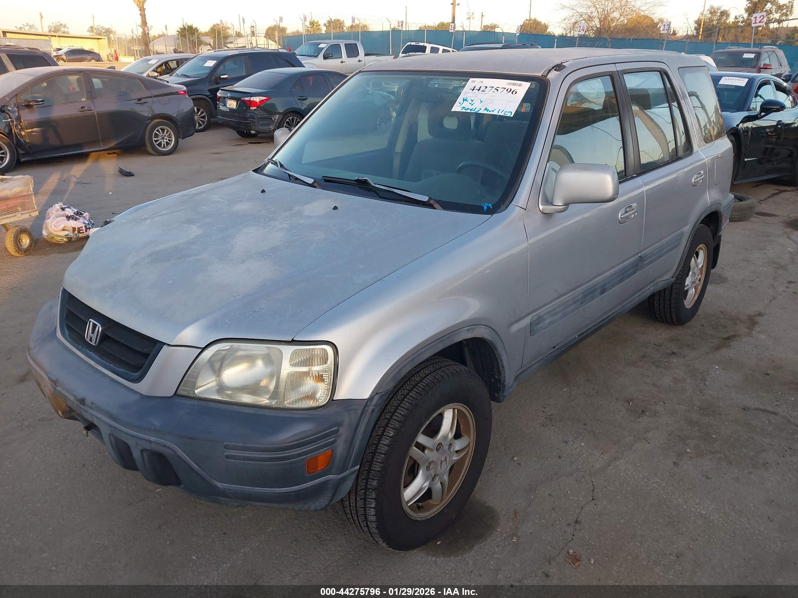 HONDA CR-V image 2