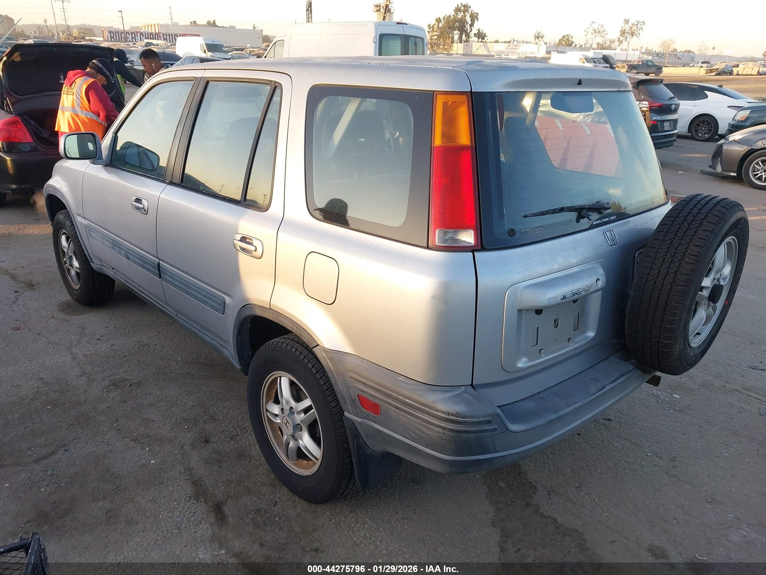 HONDA CR-V image 3