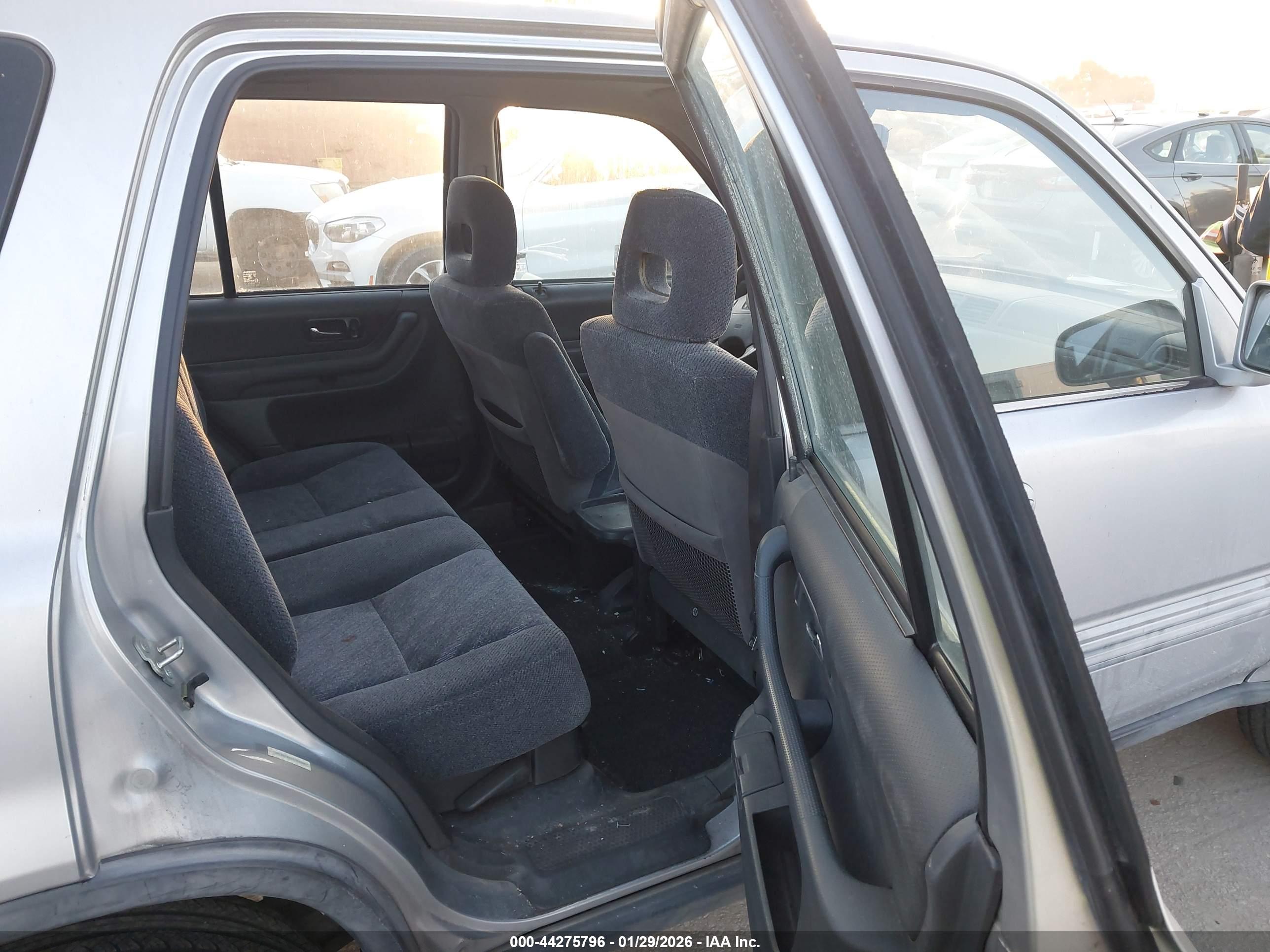 HONDA CR-V image 8