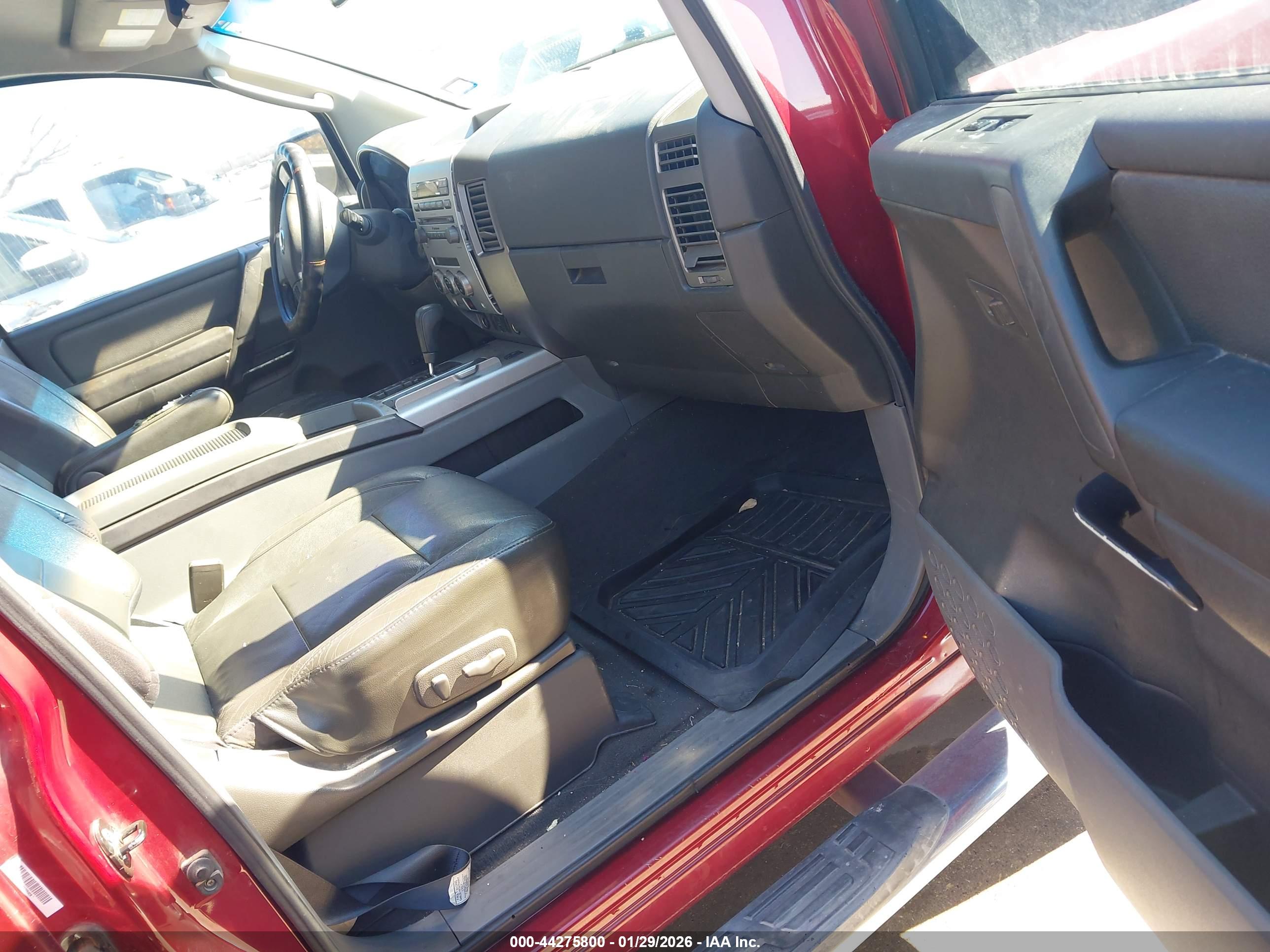 NISSAN TITAN image 5