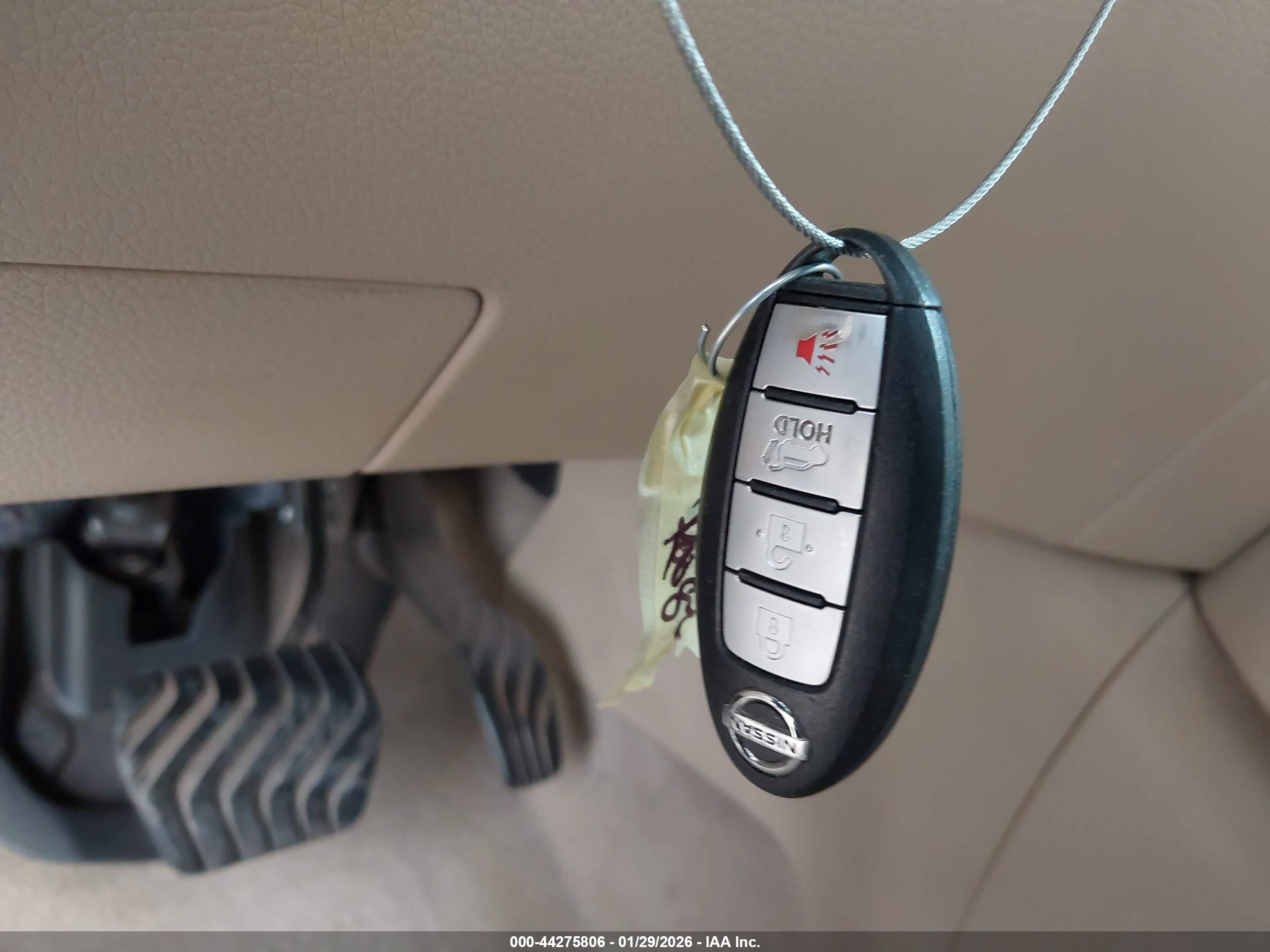 NISSAN ROGUE image 11
