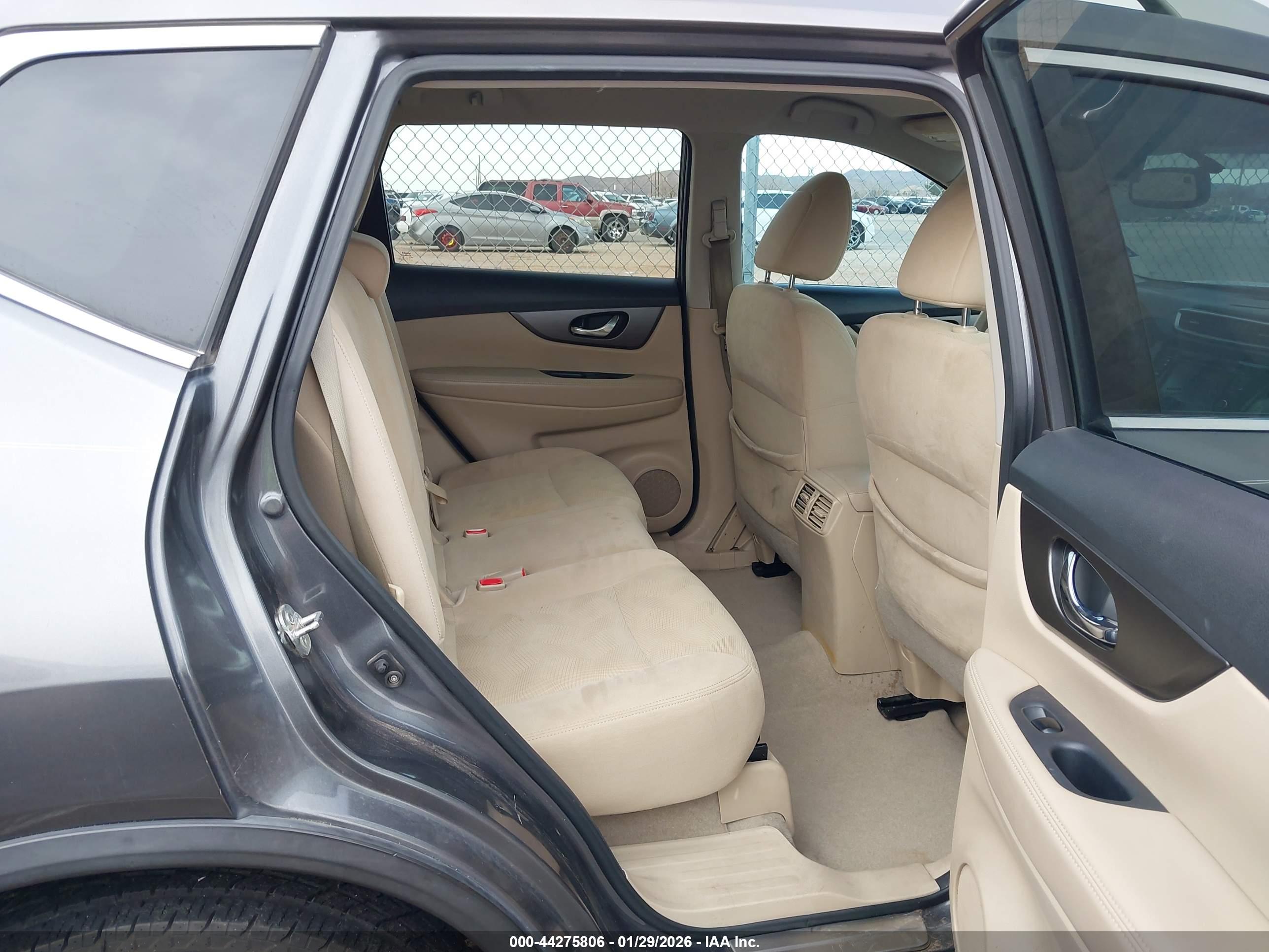 NISSAN ROGUE image 8