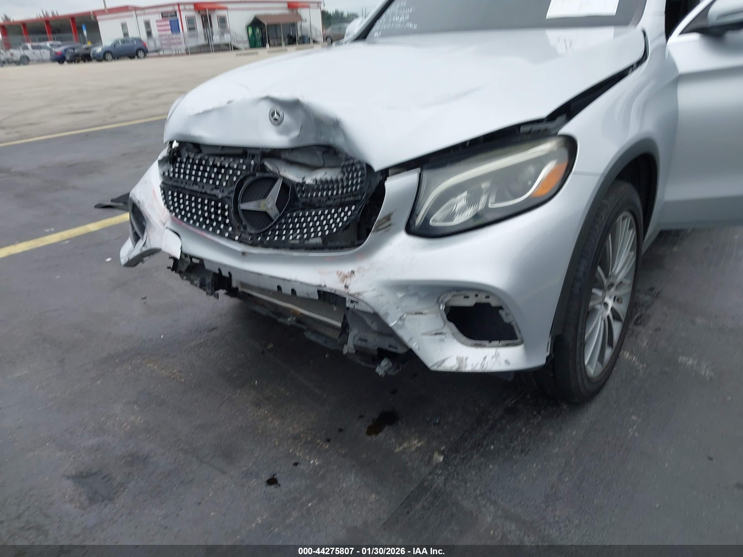 MERCEDES-BENZ GLC image 6