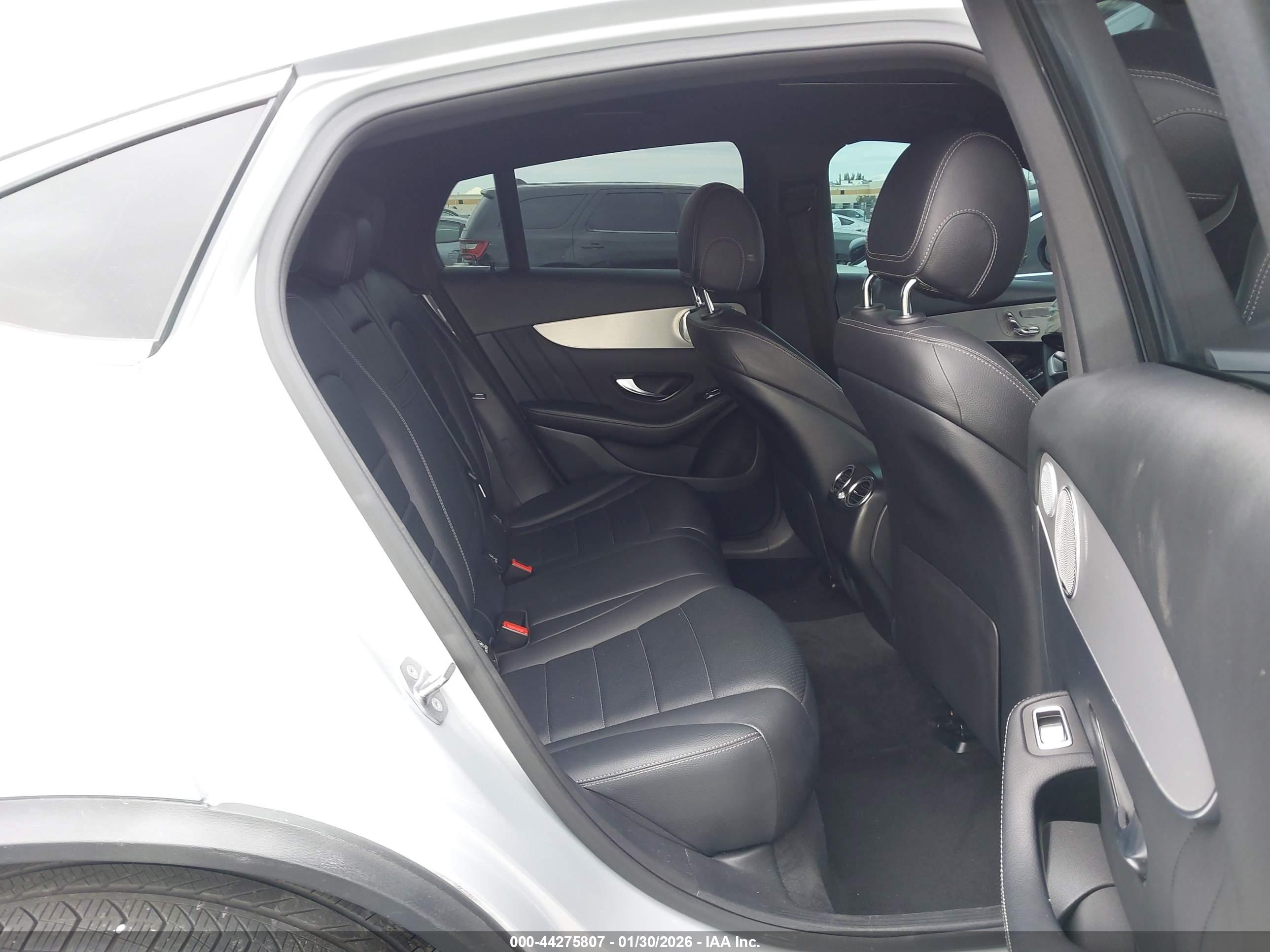 MERCEDES-BENZ GLC image 8