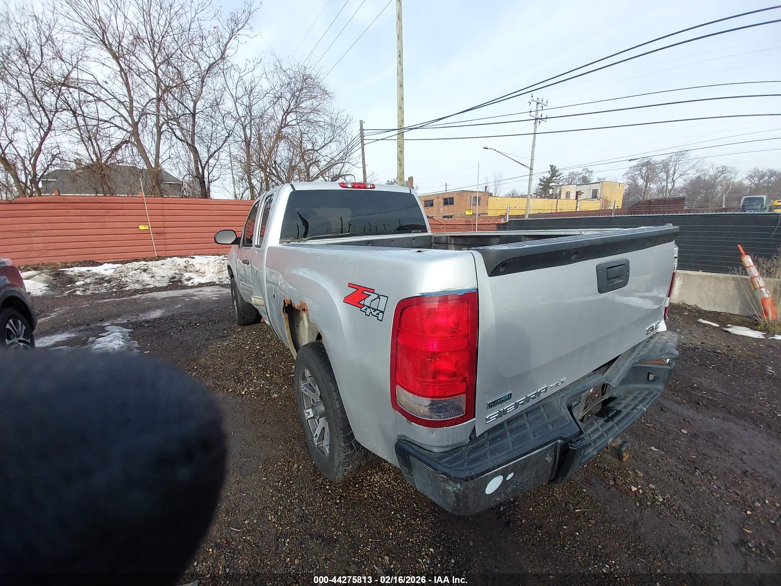 GMC SIERRA image 3