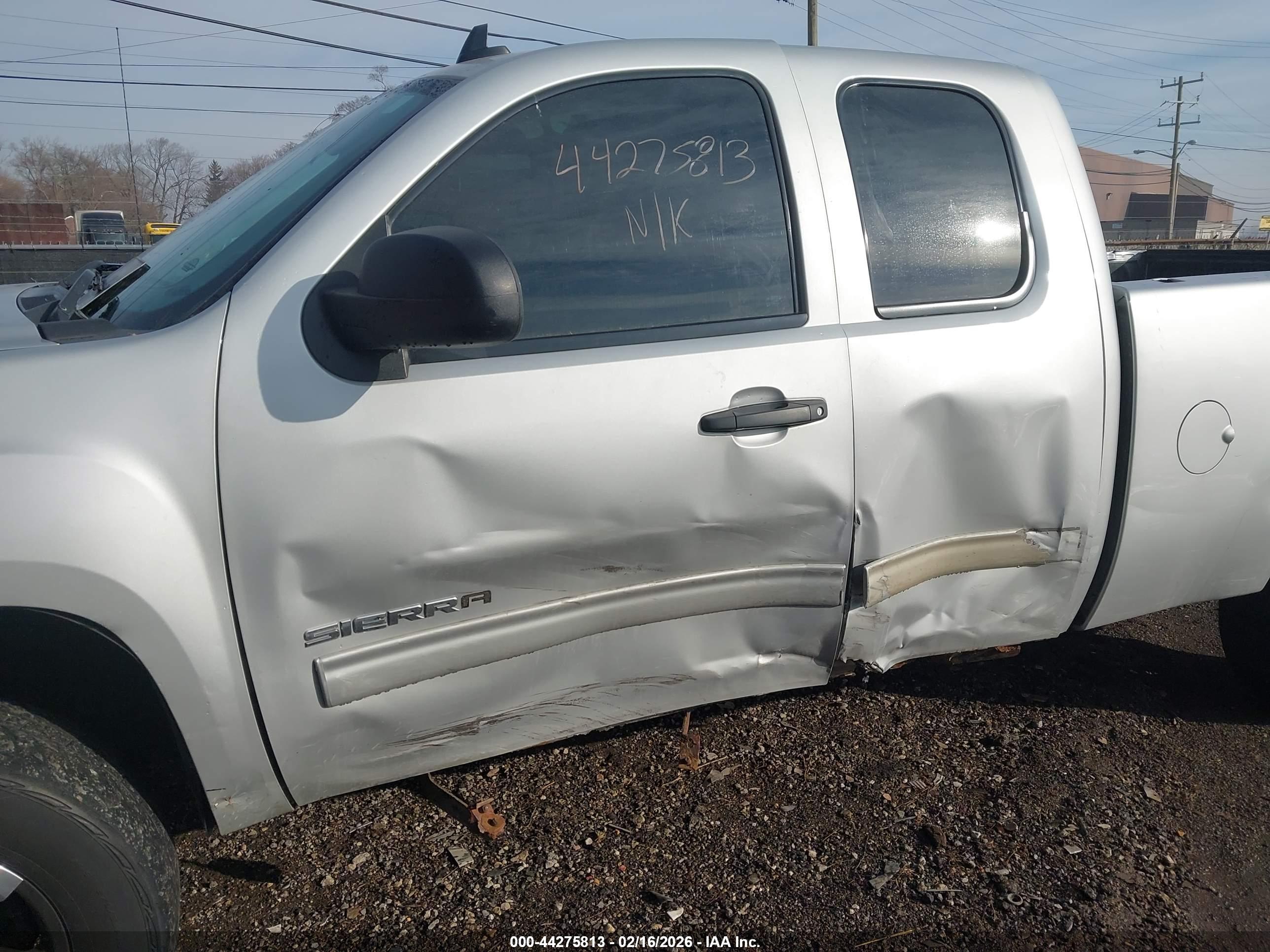 GMC SIERRA image 6