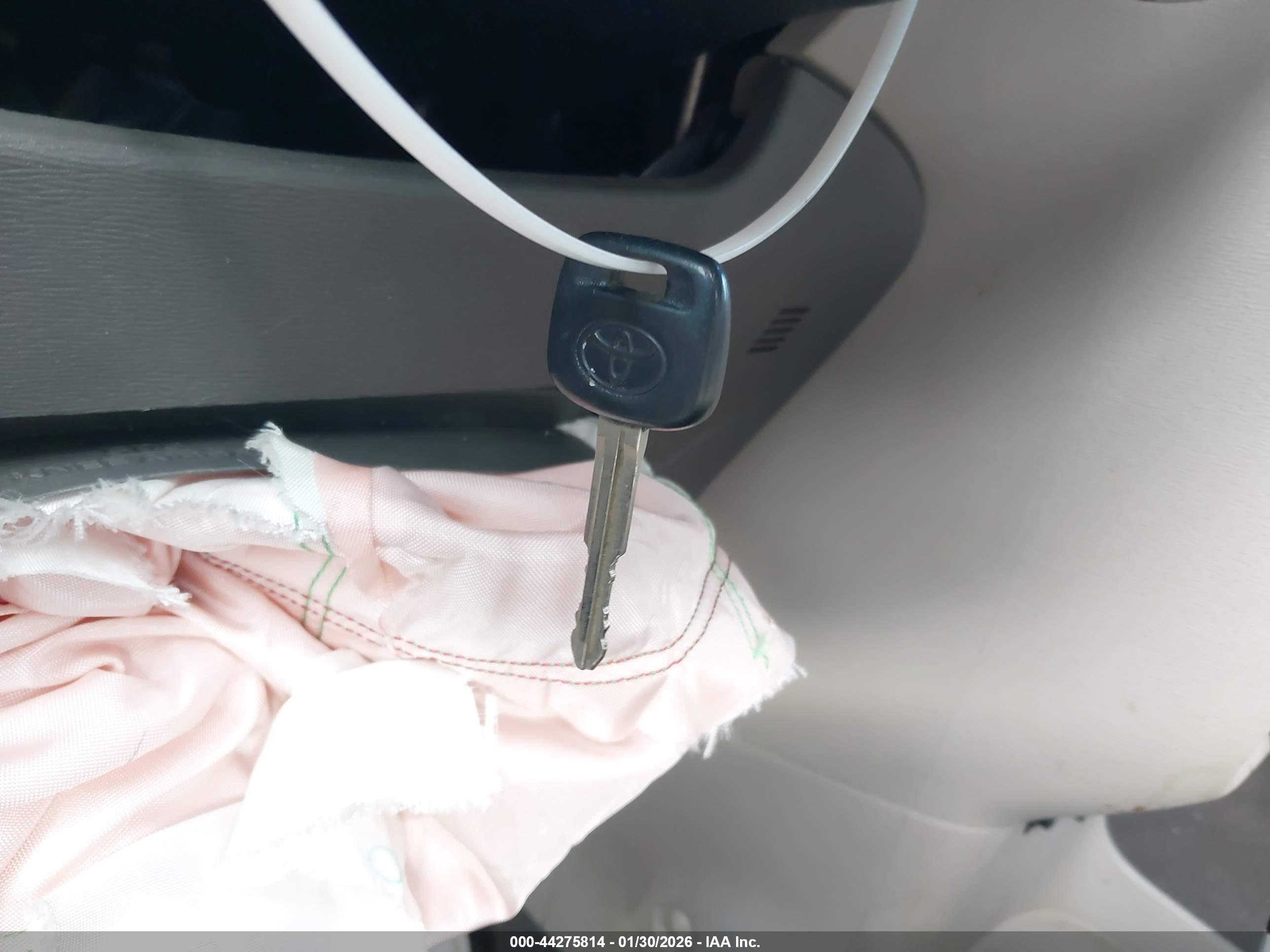 TOYOTA SIENNA image 11