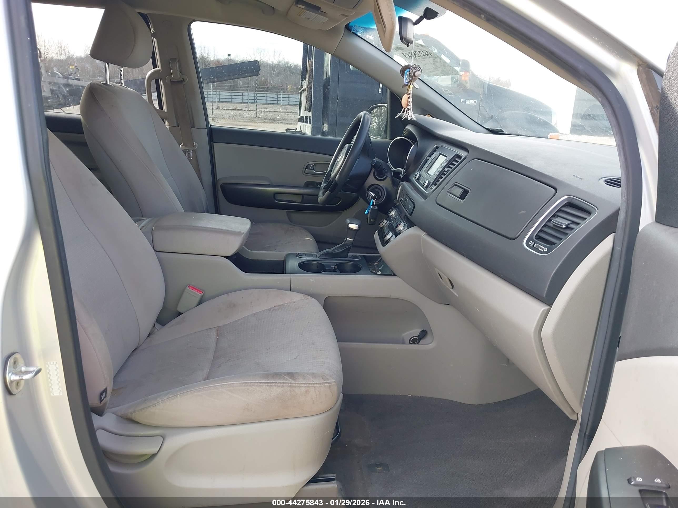 KIA SEDONA image 5