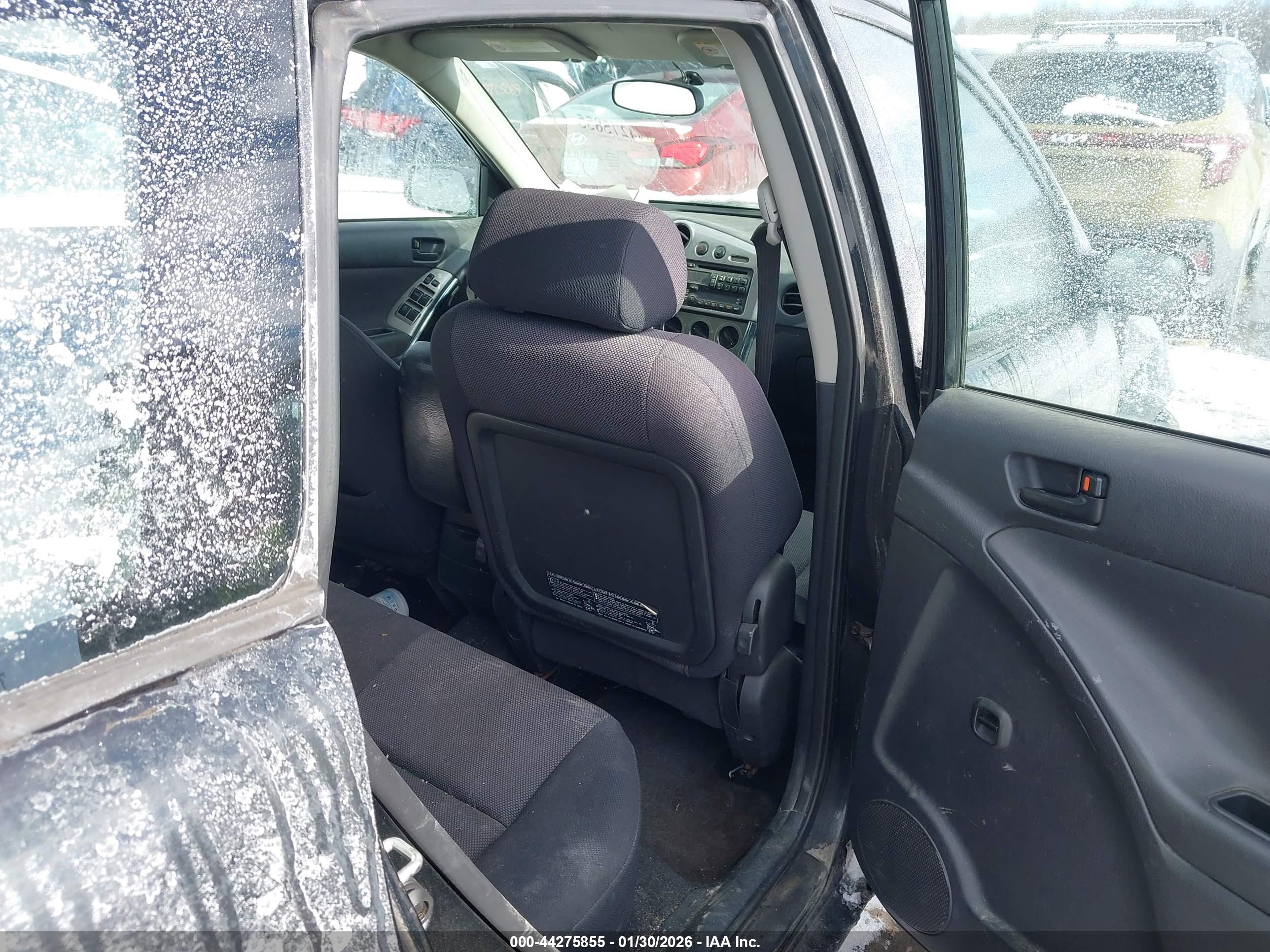 PONTIAC VIBE image 8