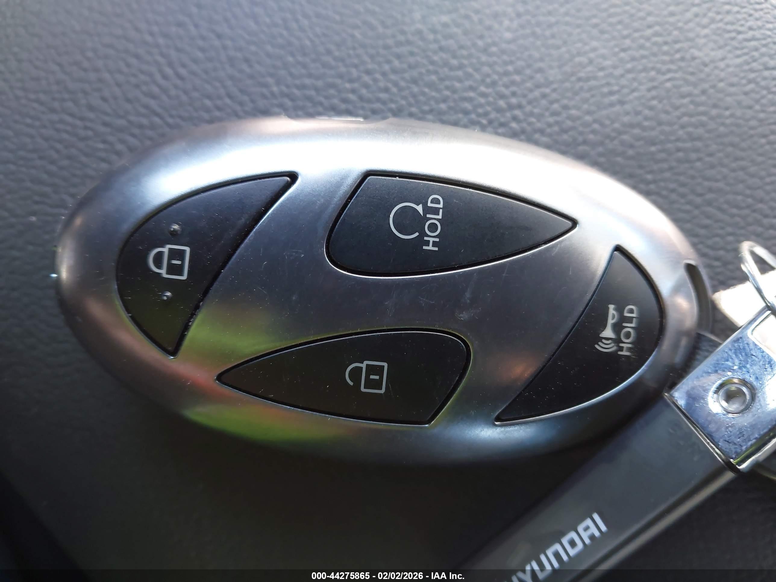 HYUNDAI ELANTRA image 11