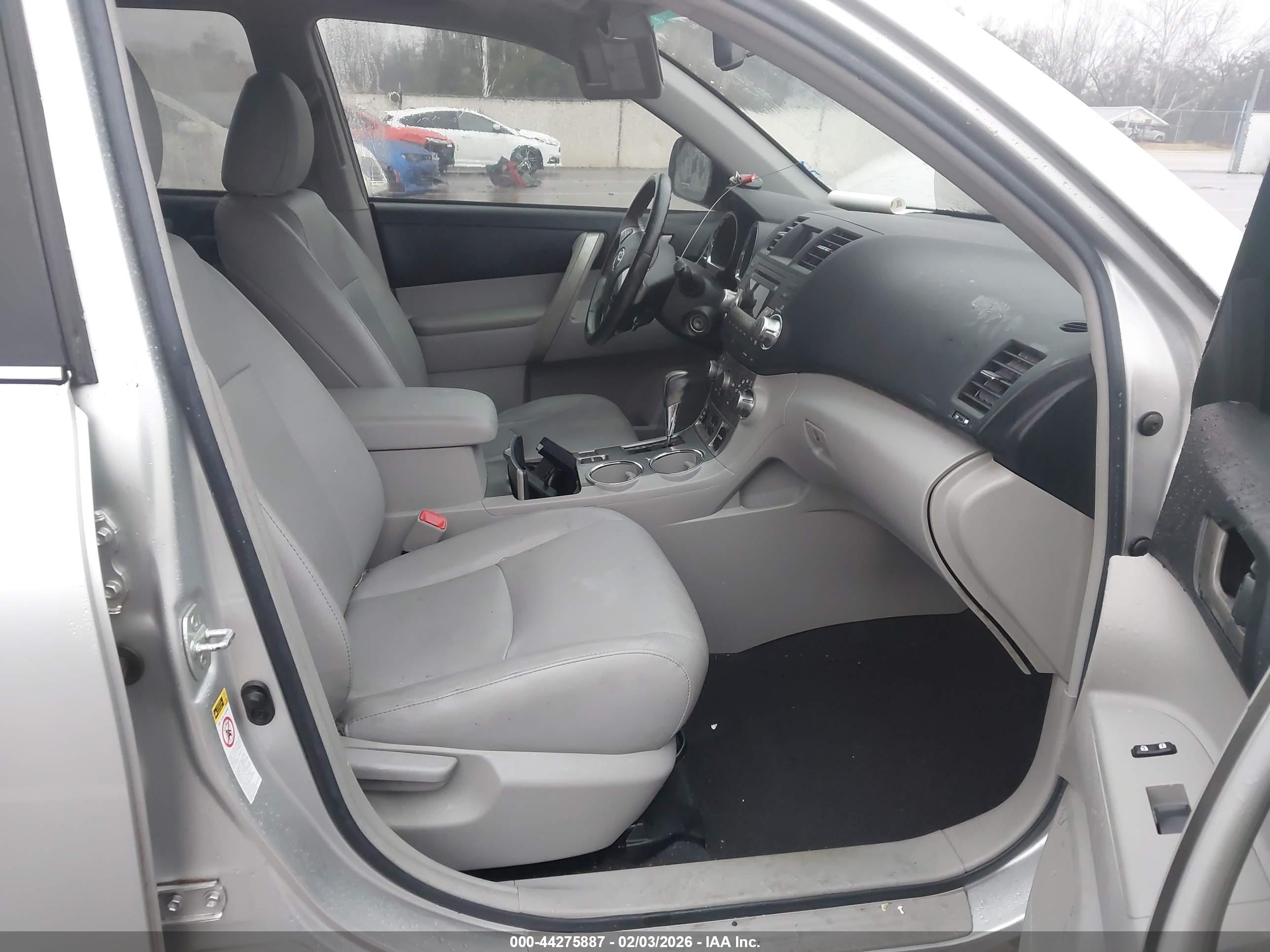 TOYOTA HIGHLANDER image 5