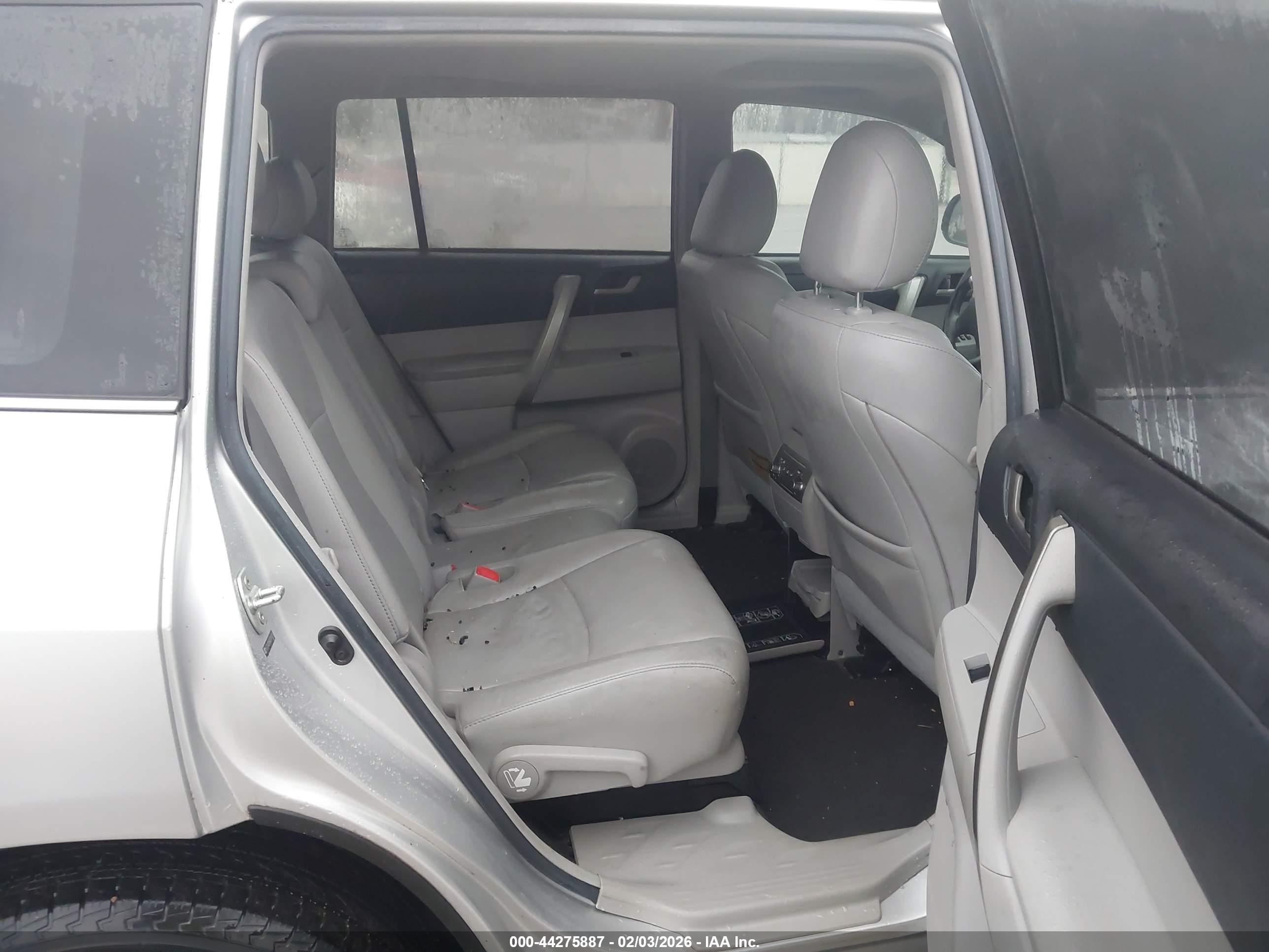 TOYOTA HIGHLANDER image 8