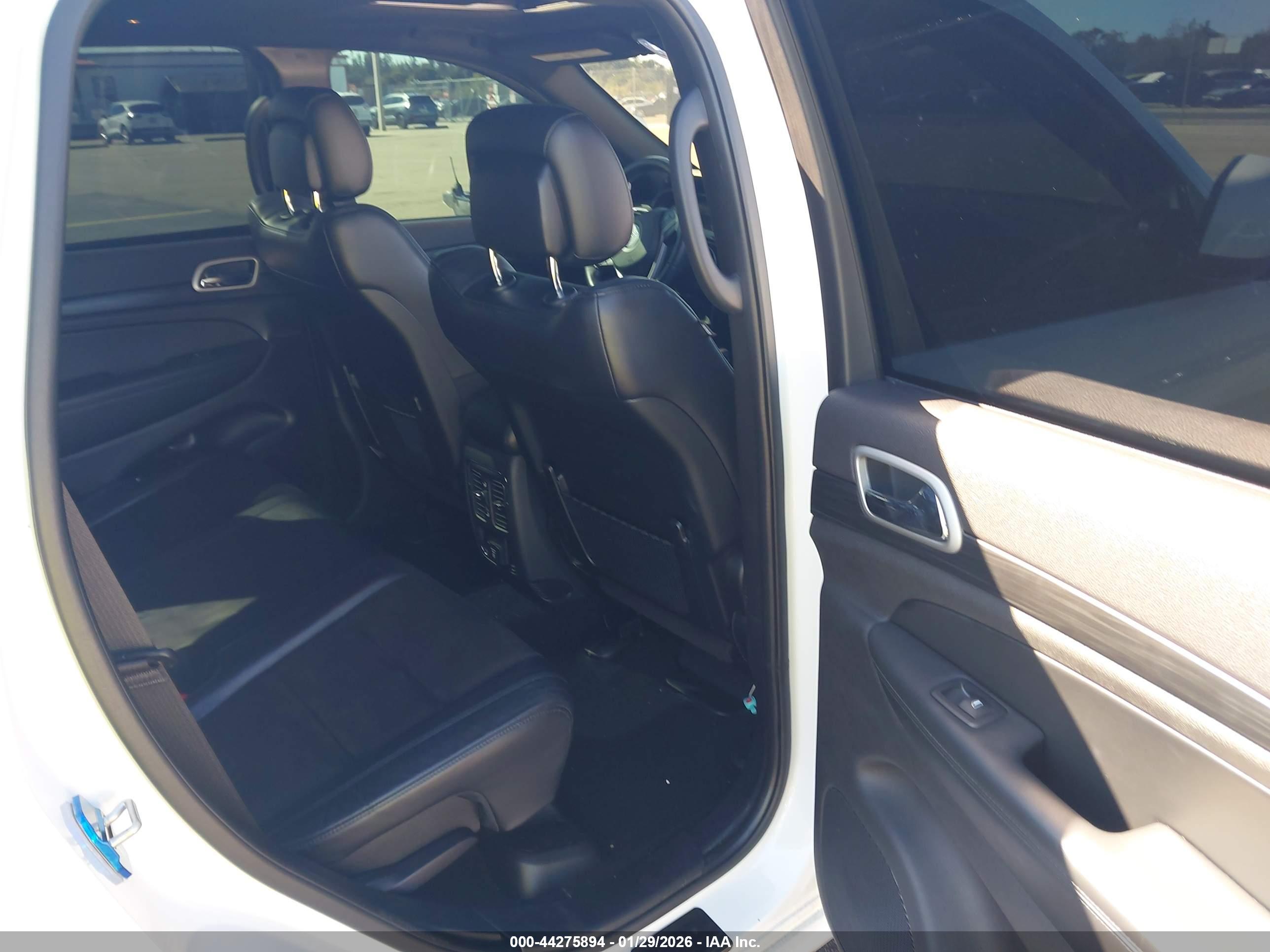 JEEP GRAND image 8