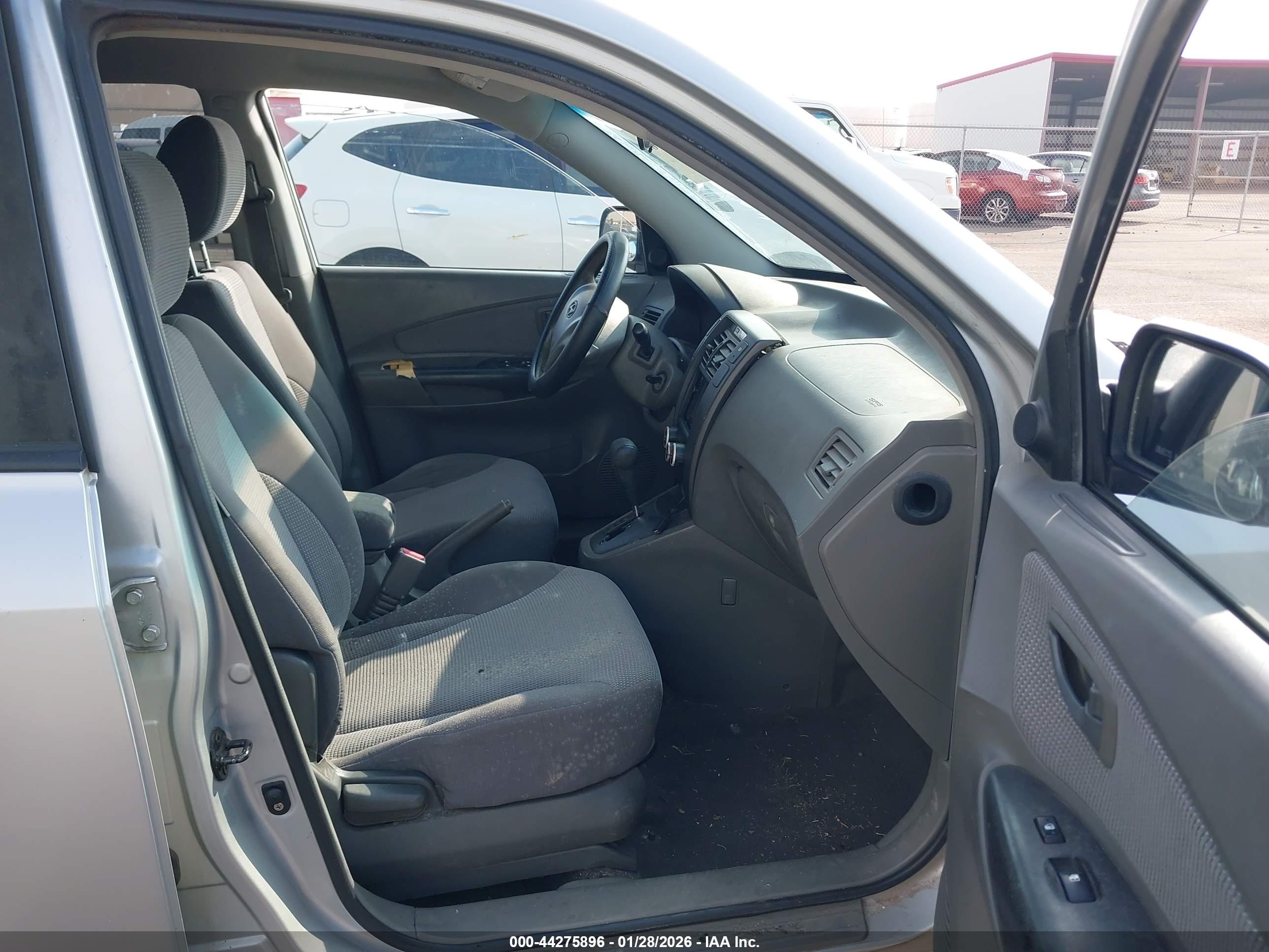 HYUNDAI TUCSON image 5