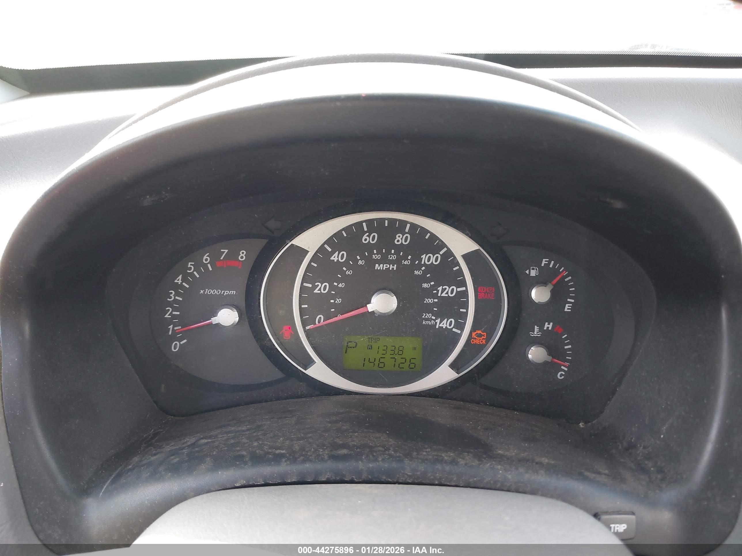 HYUNDAI TUCSON image 7