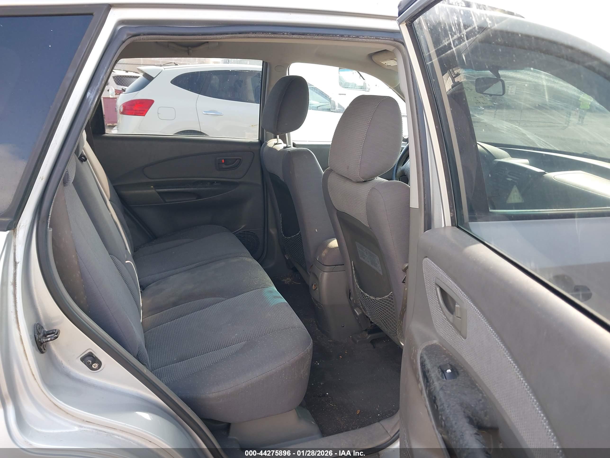 HYUNDAI TUCSON image 8