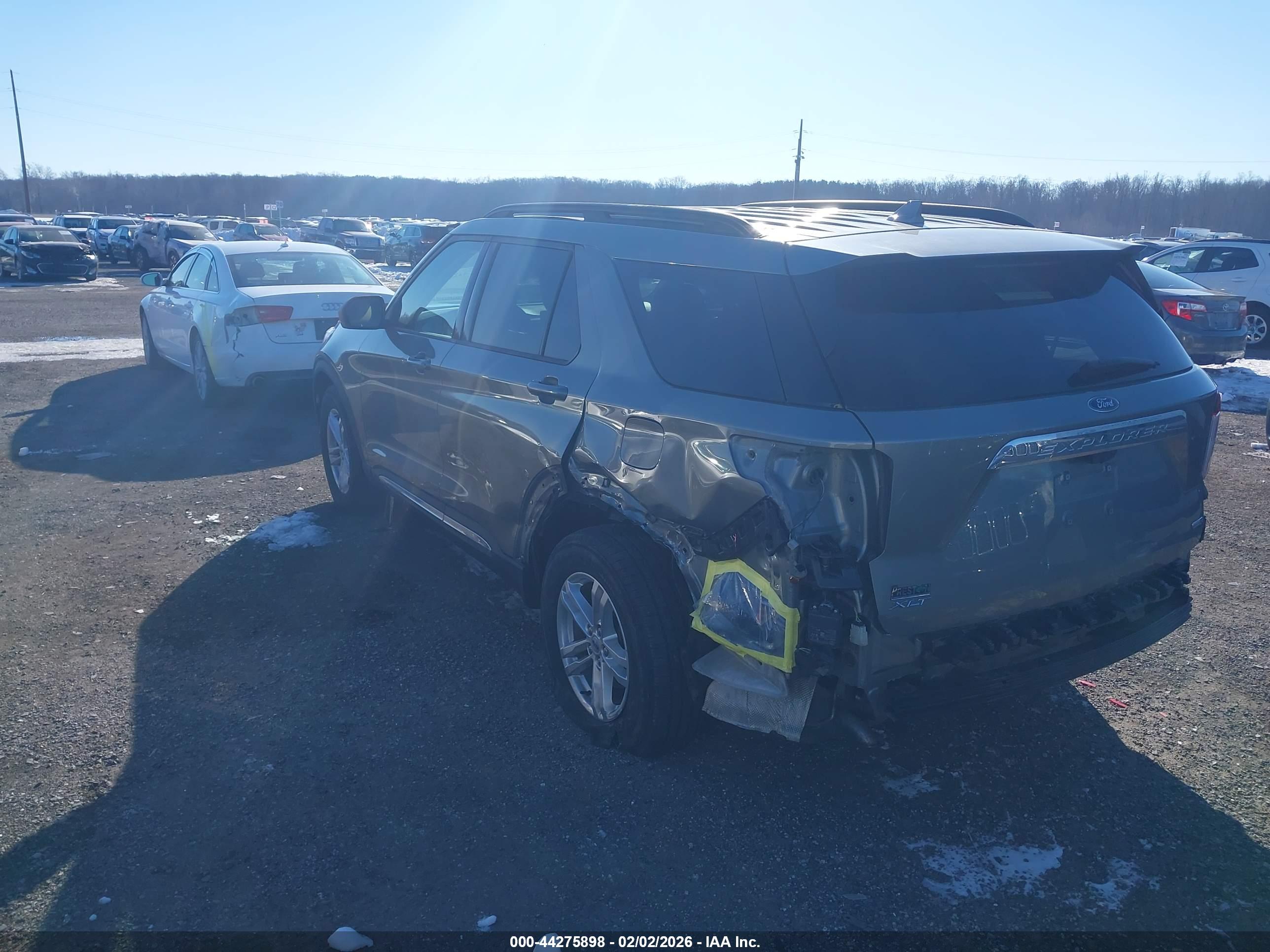 FORD EXPLORER image 3