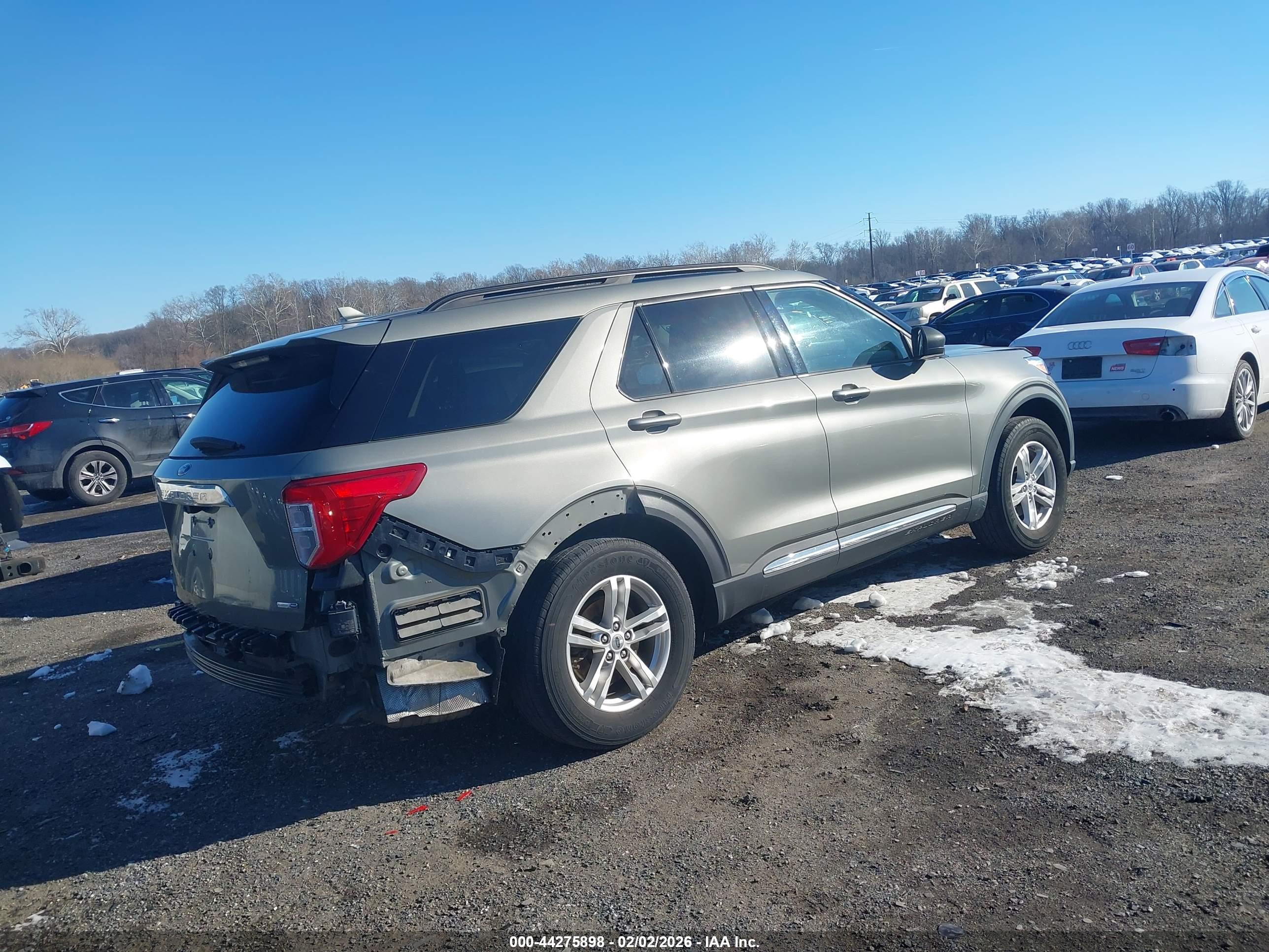 FORD EXPLORER image 4