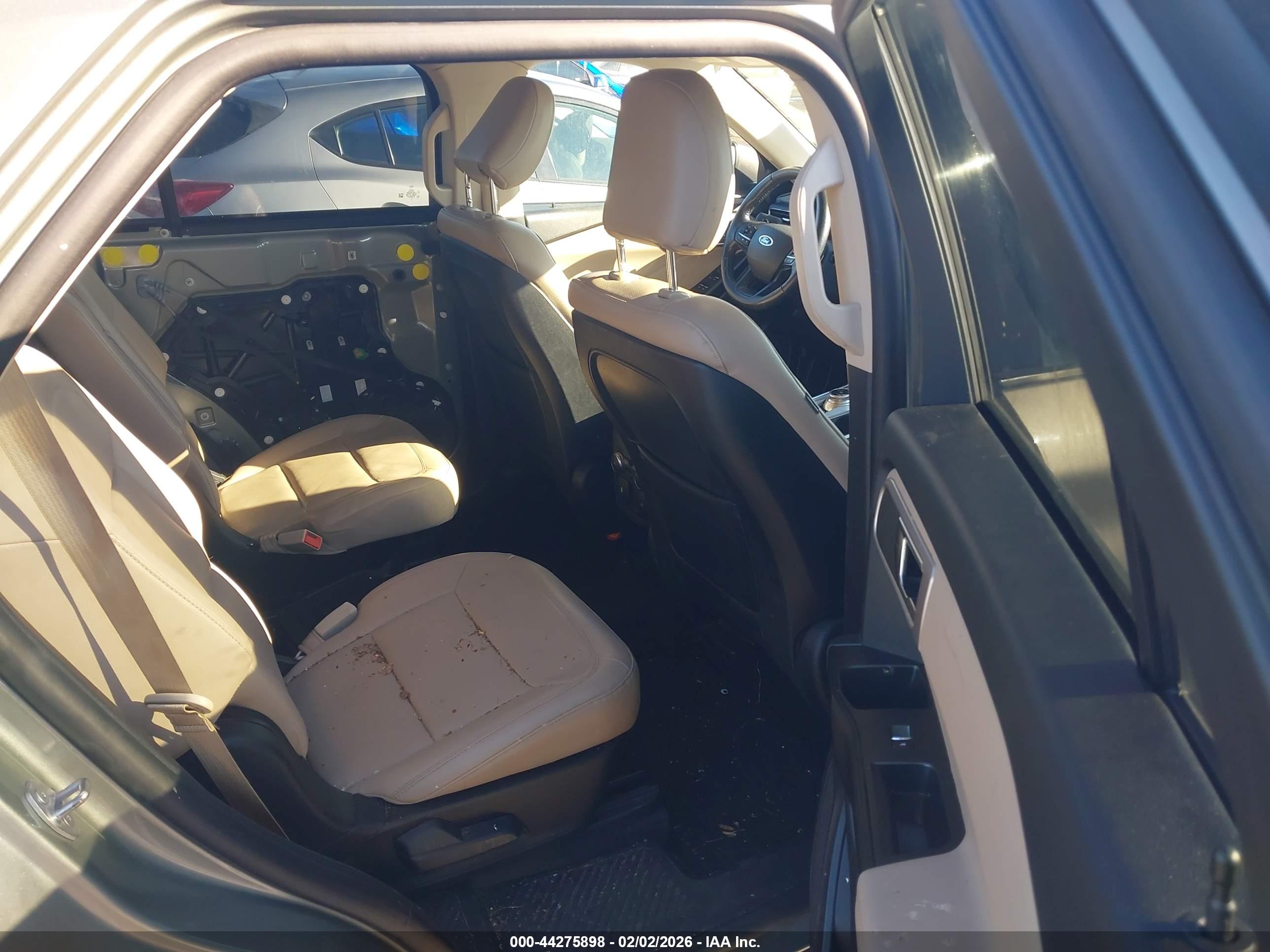 FORD EXPLORER image 8