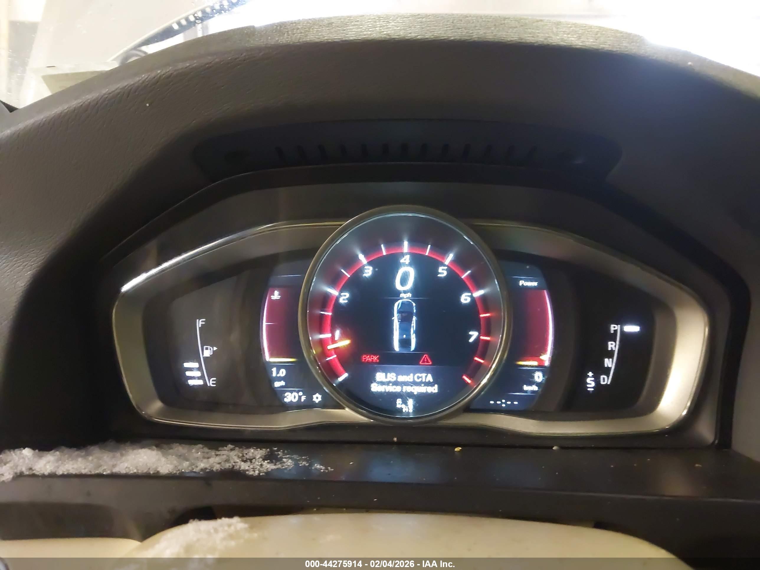 VOLVO S60 image 7