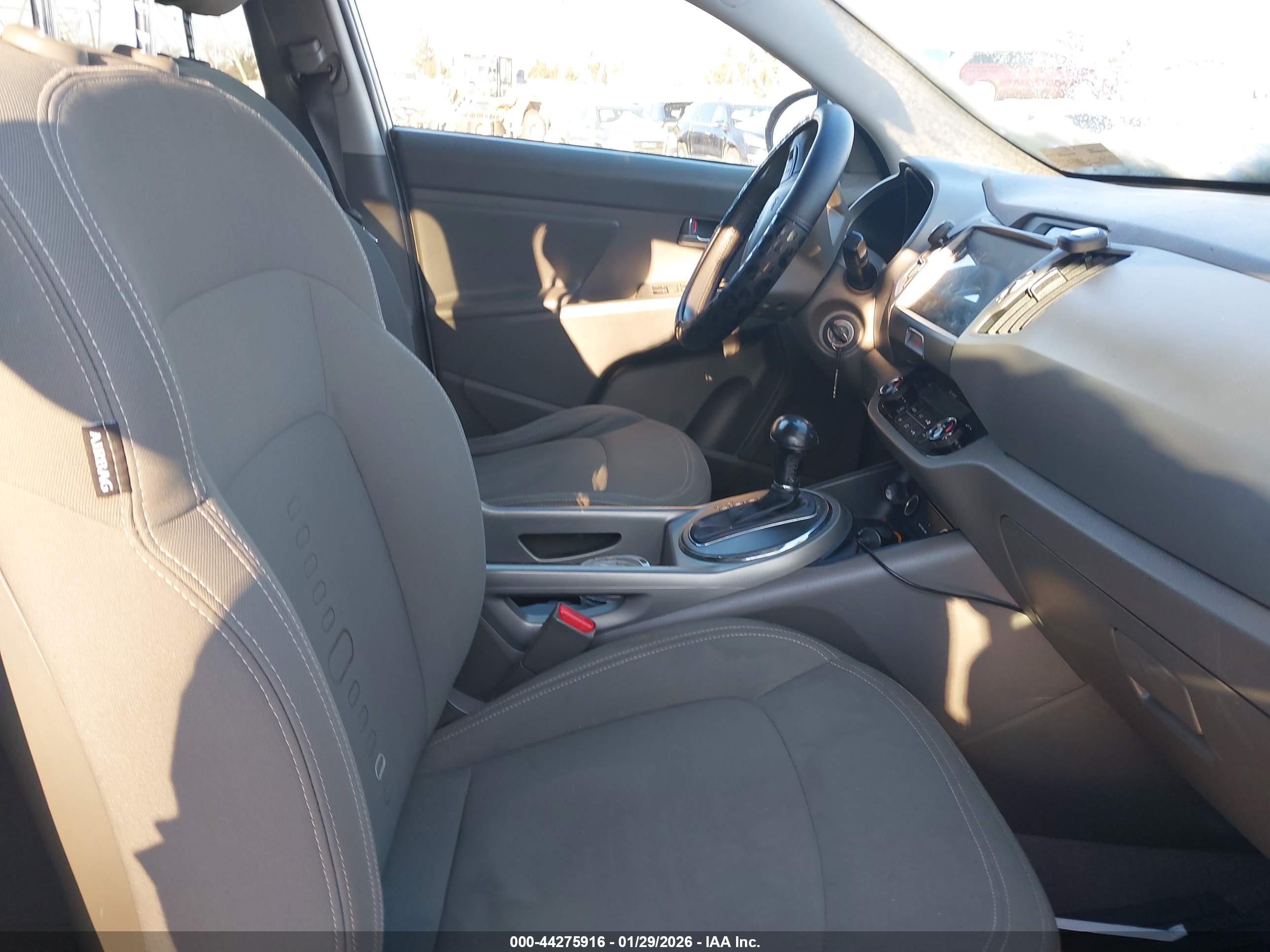 KIA SPORTAGE image 5