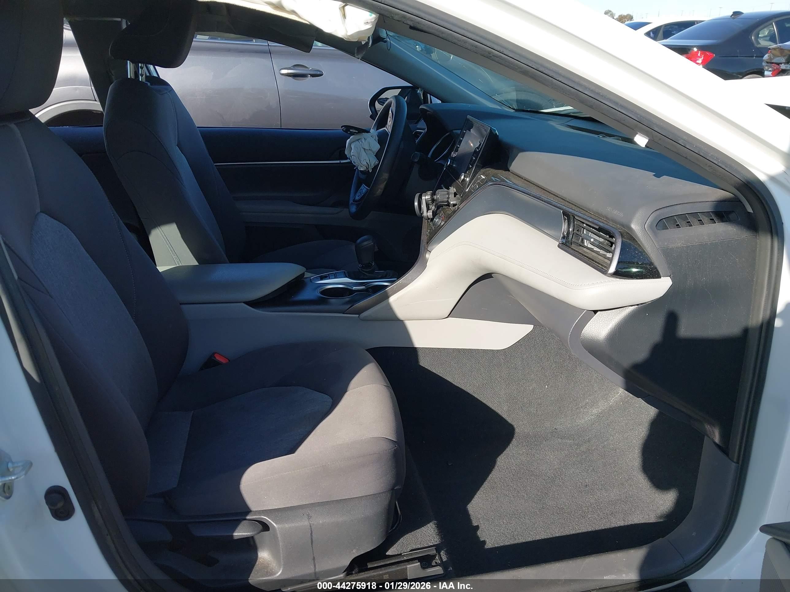TOYOTA CAMRY image 5