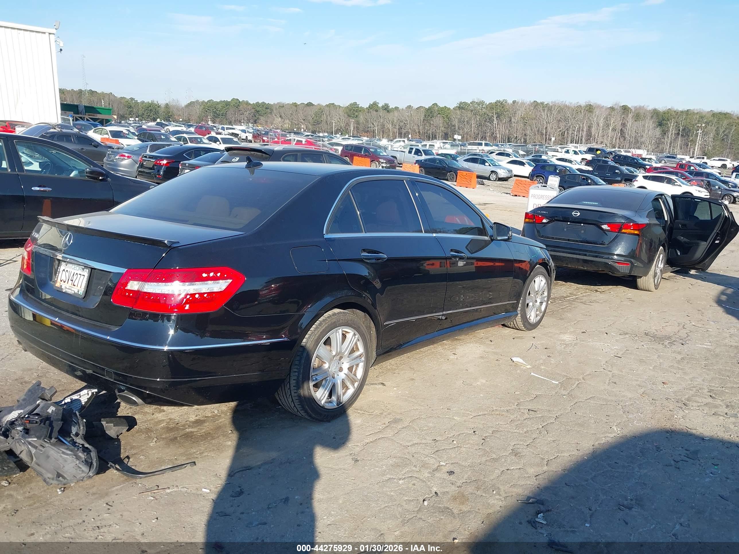 MERCEDES-BENZ E image 4