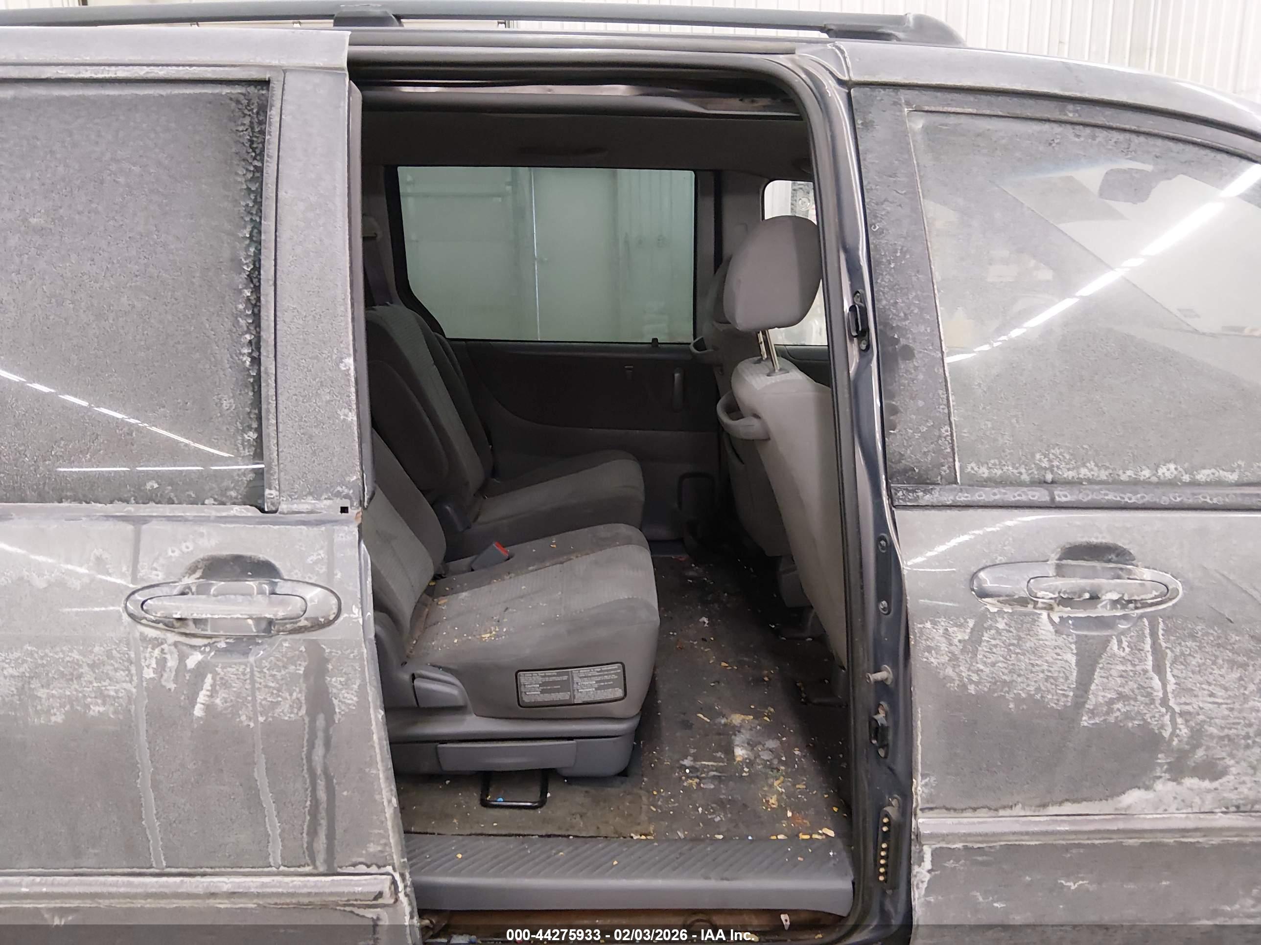 MAZDA MPV image 8