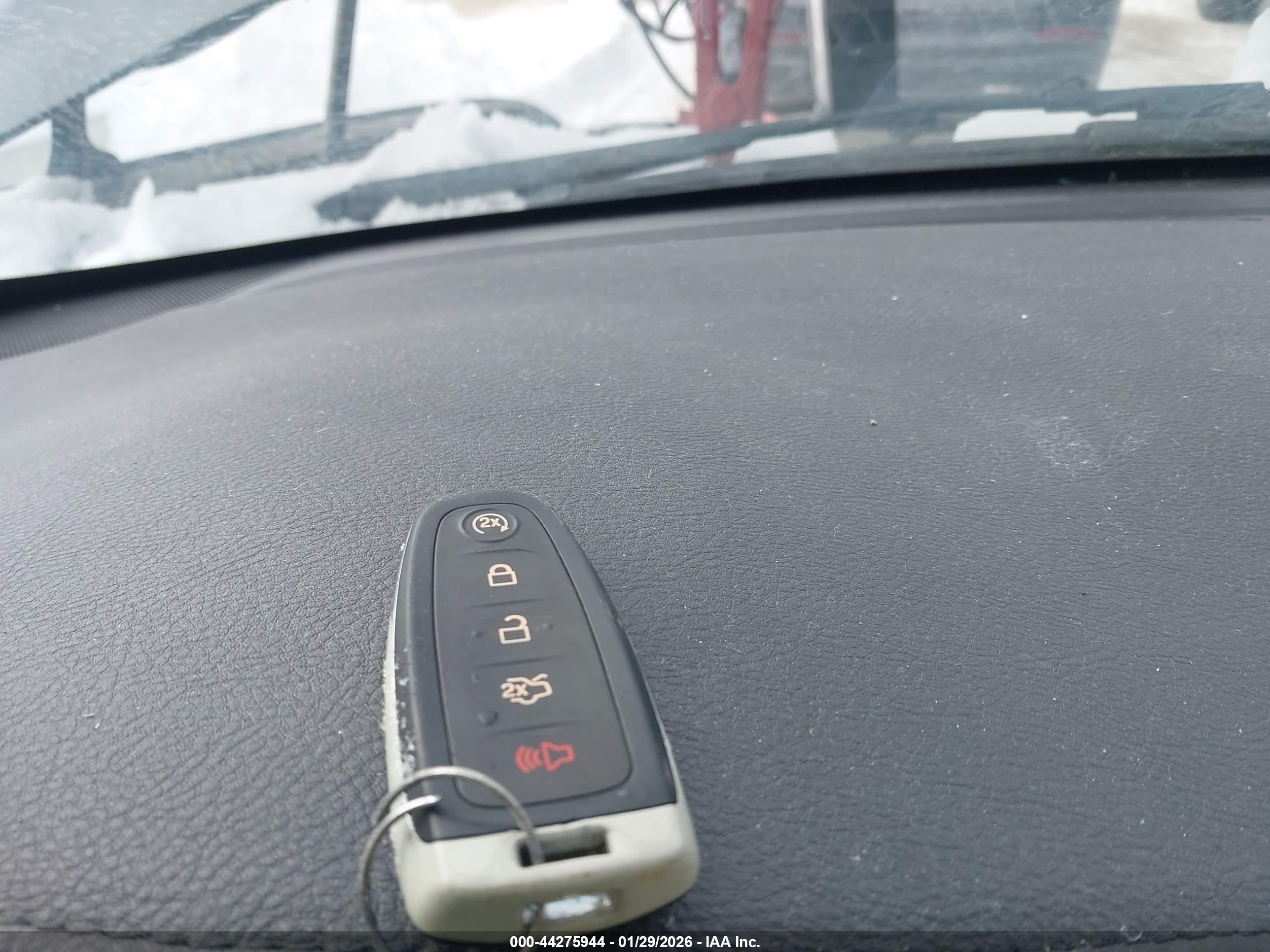 LINCOLN MKS image 11