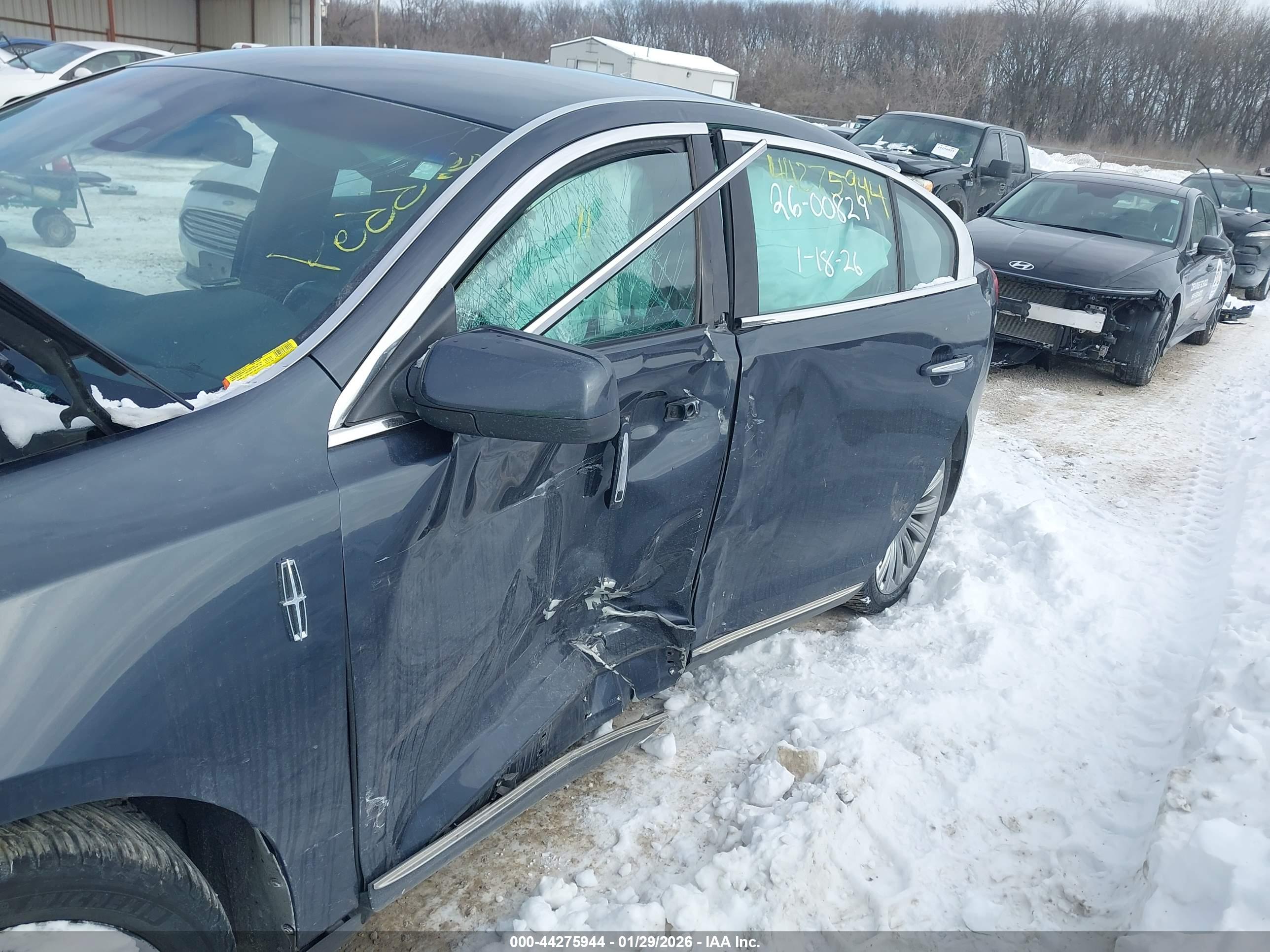 LINCOLN MKS image 6
