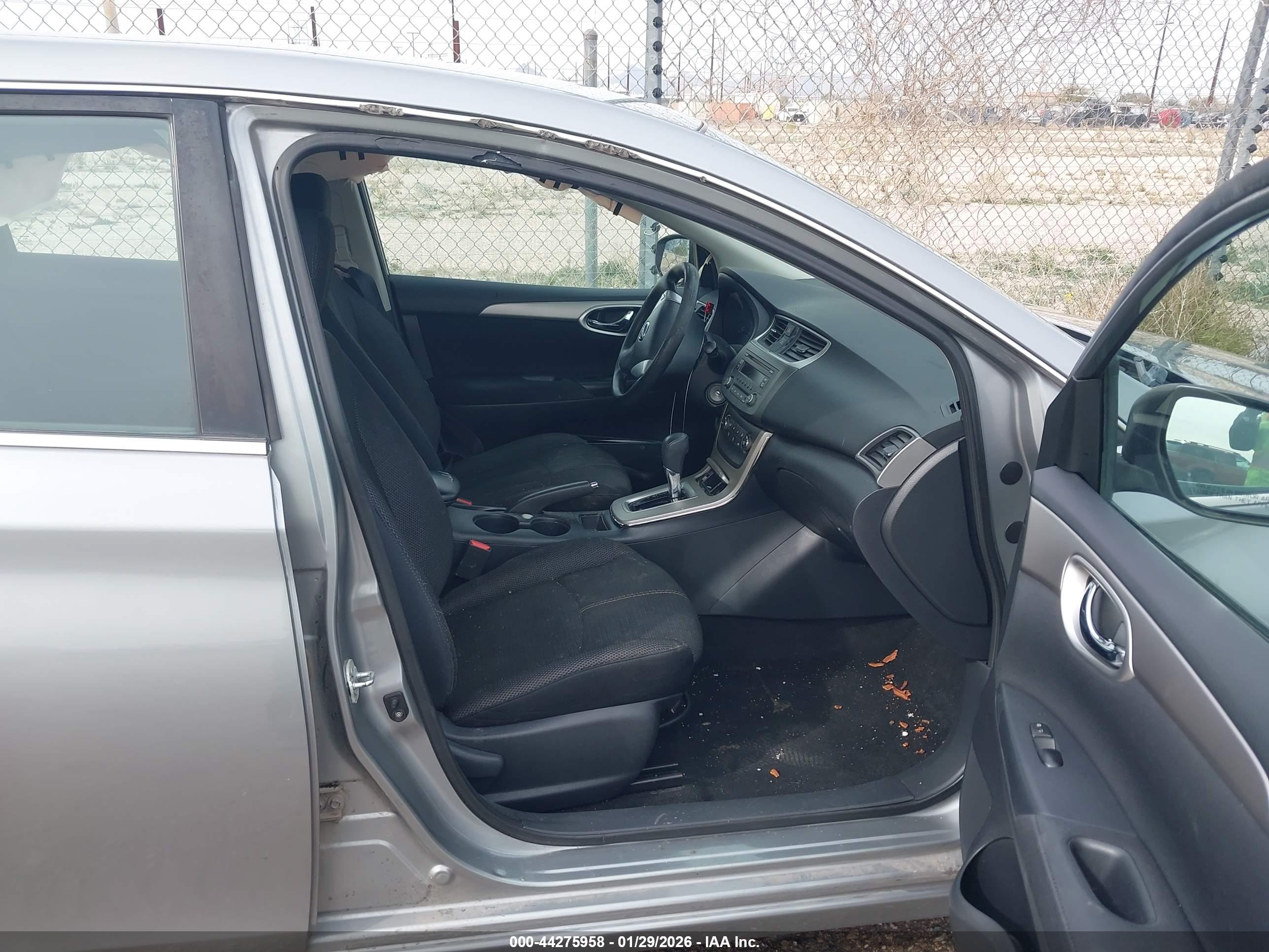 NISSAN SENTRA image 5